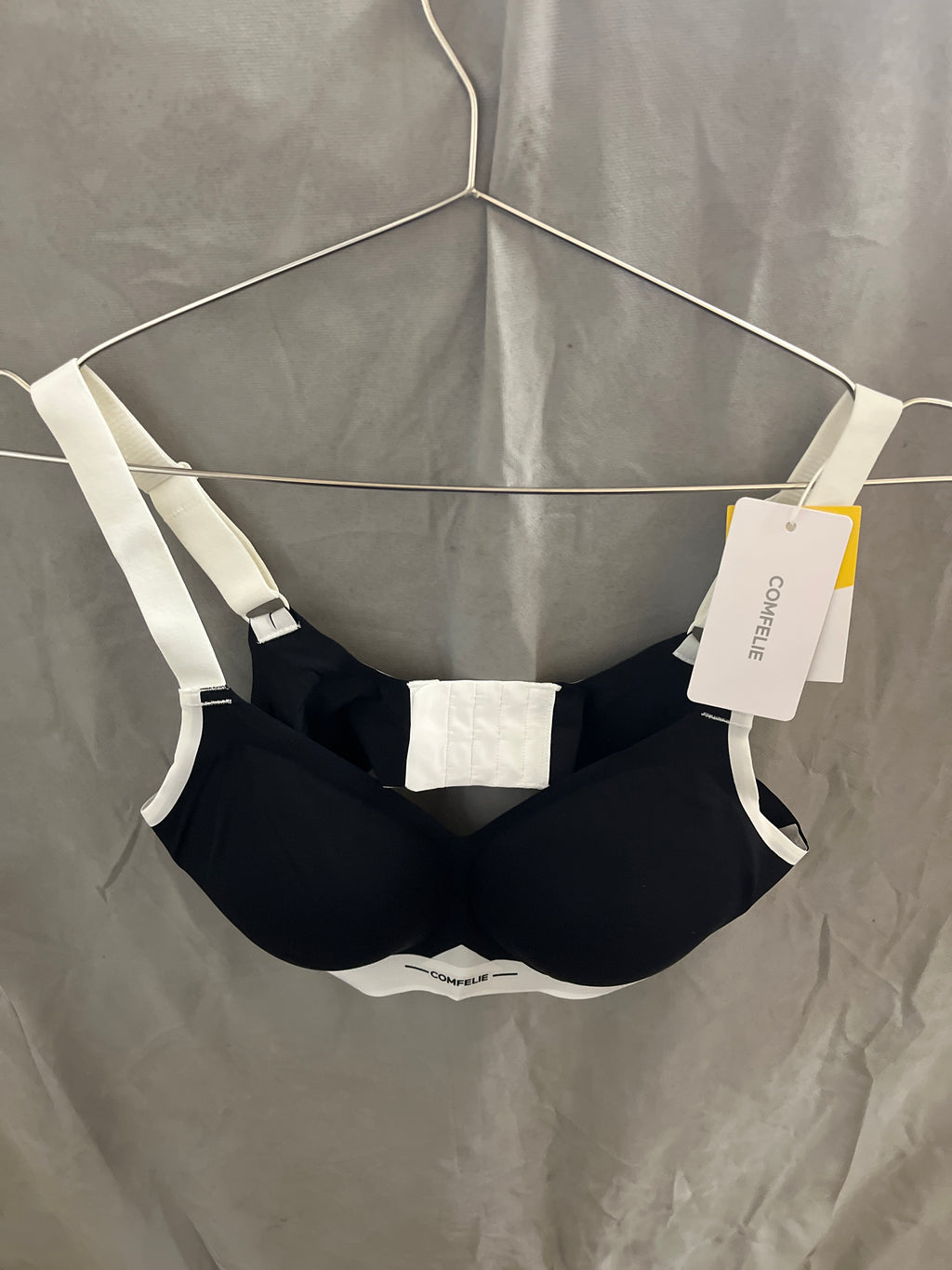 Comfelie black and white bra