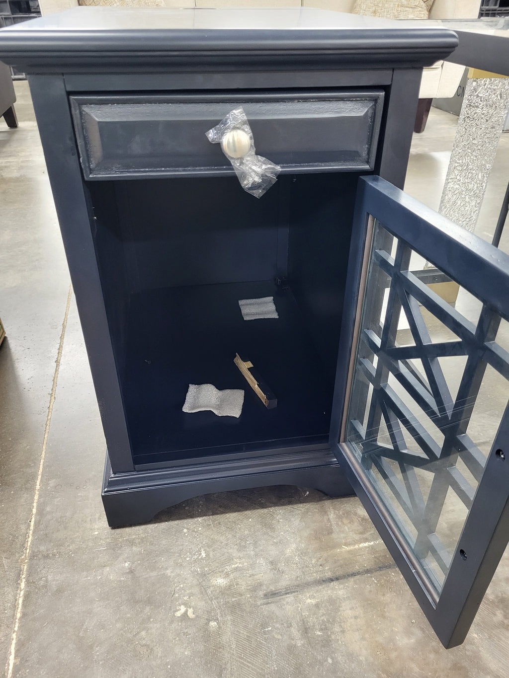 Power Chairside End Table, Navy, has a few defects (see pictures and read discription)