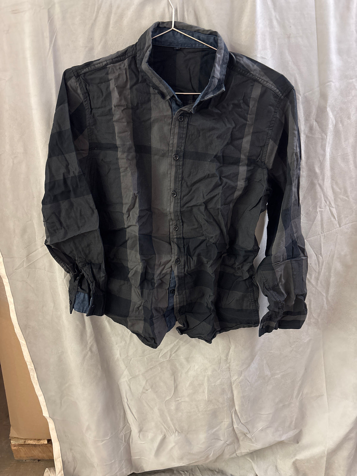Men’s dress shirt (Large)
