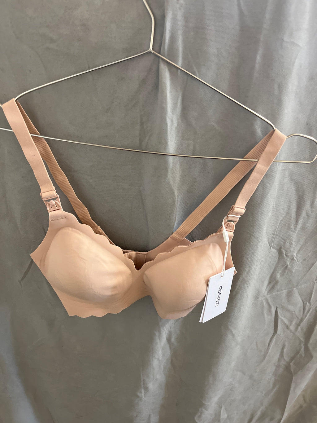 Momcozy beige bra