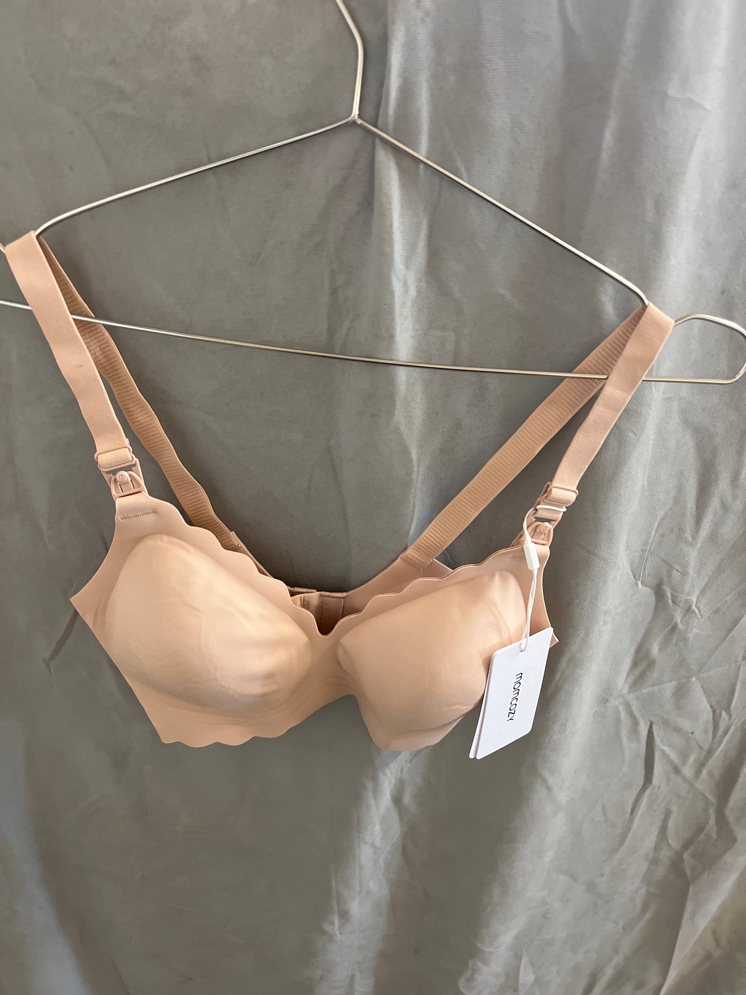 Momcozy beige bra