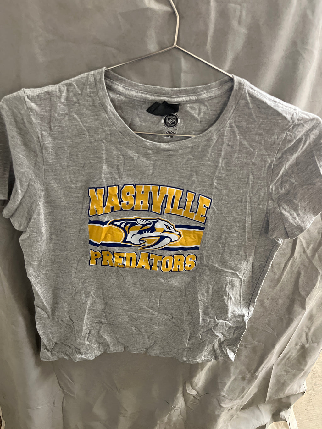 Gildan Nashville predators tshirt
