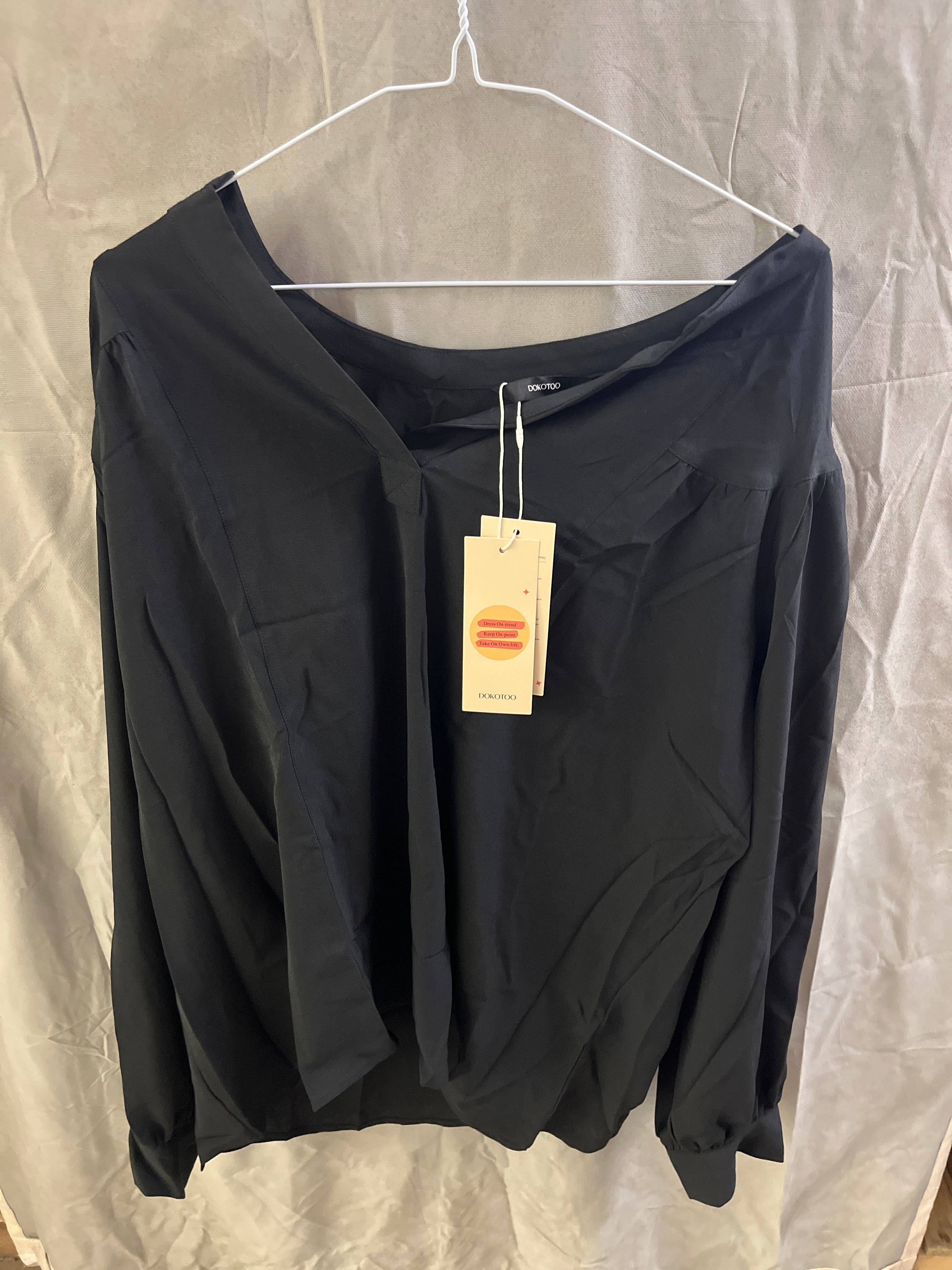Dokotoo women’s black shirt