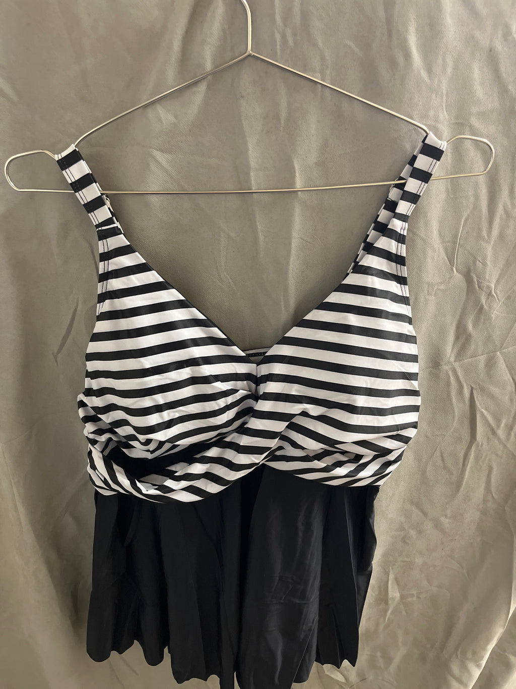 Black and white 2 piece bathing suit