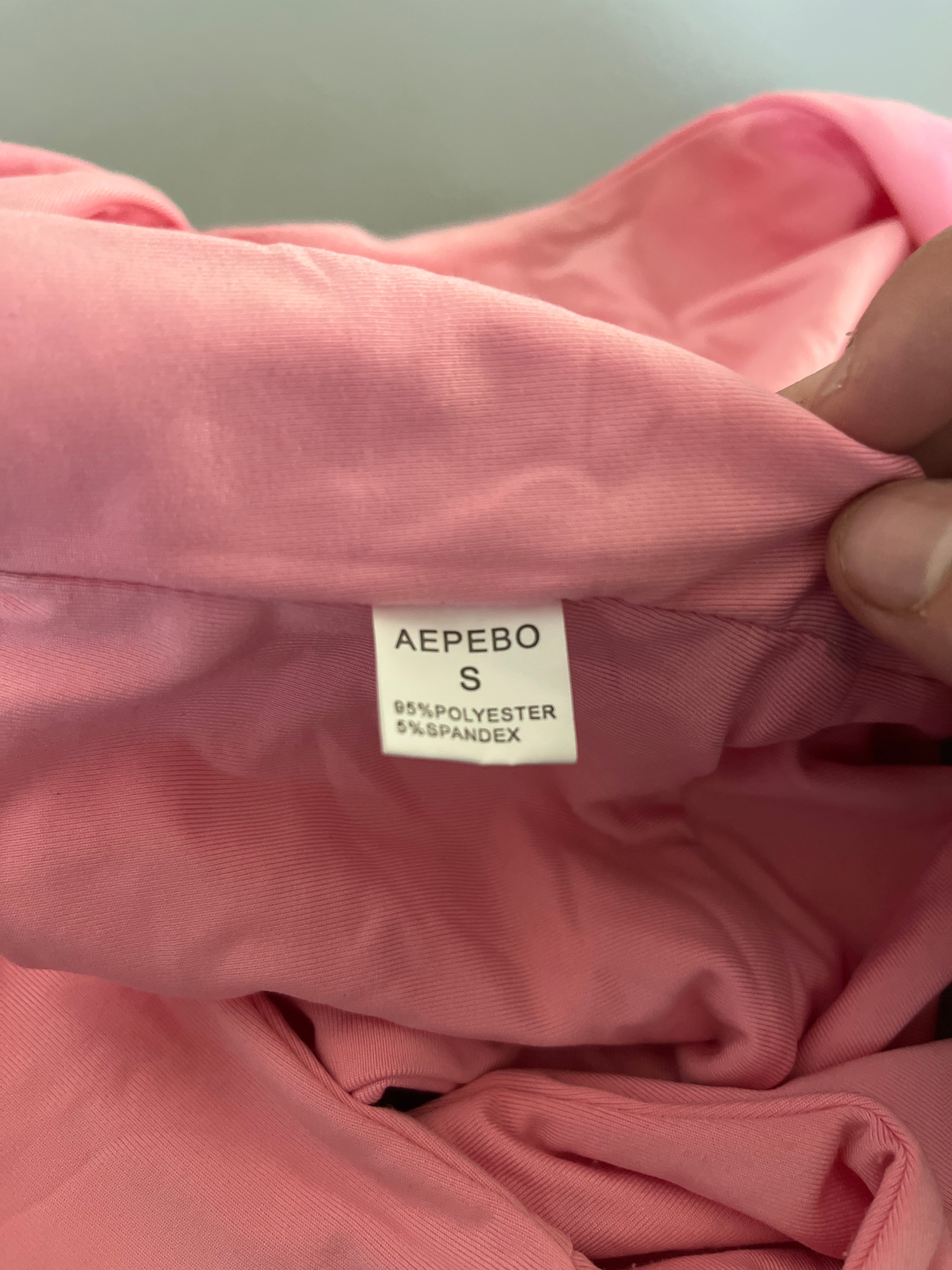 Pink sleeveless crop top