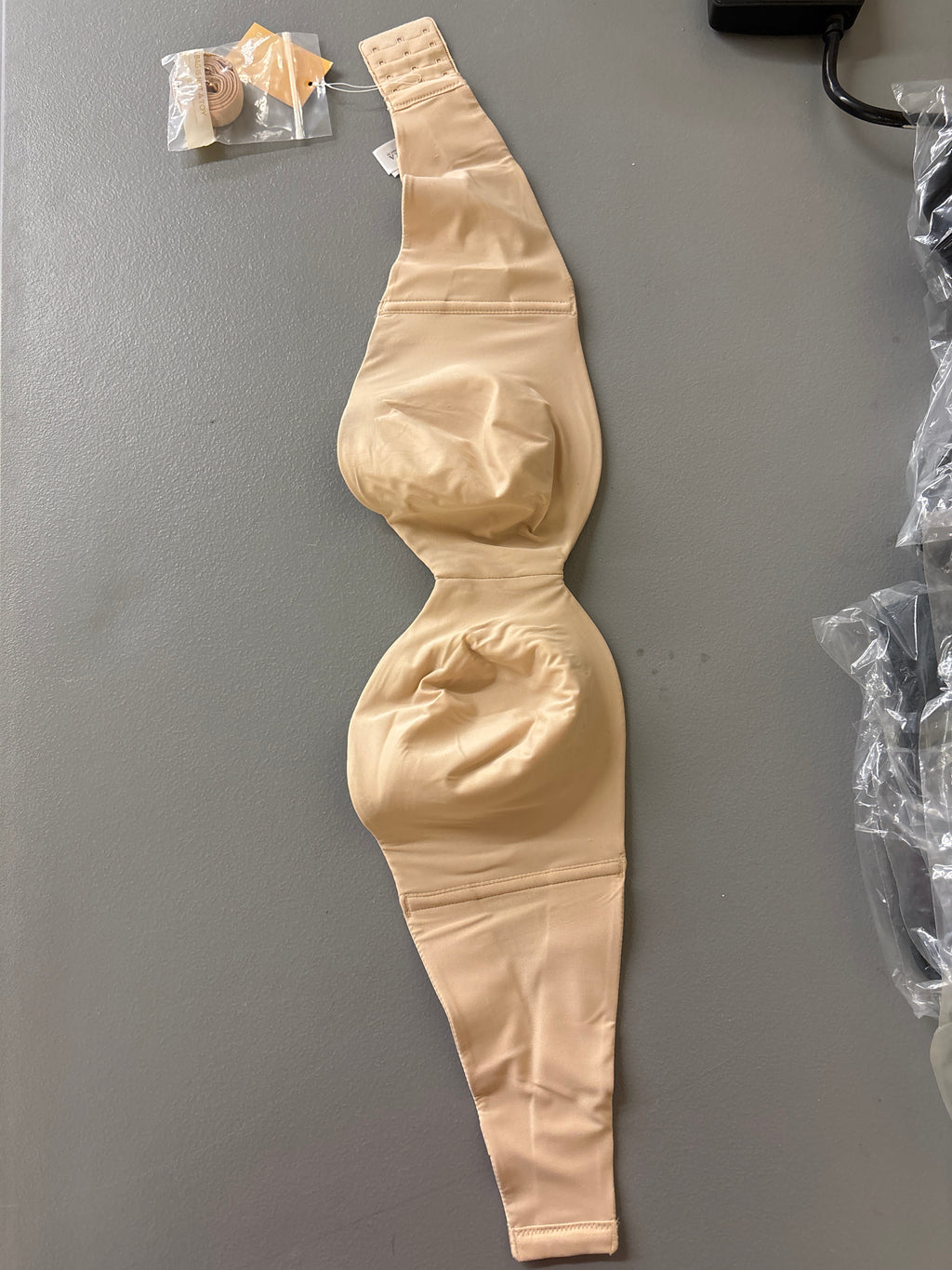 Delimira strapless bra
