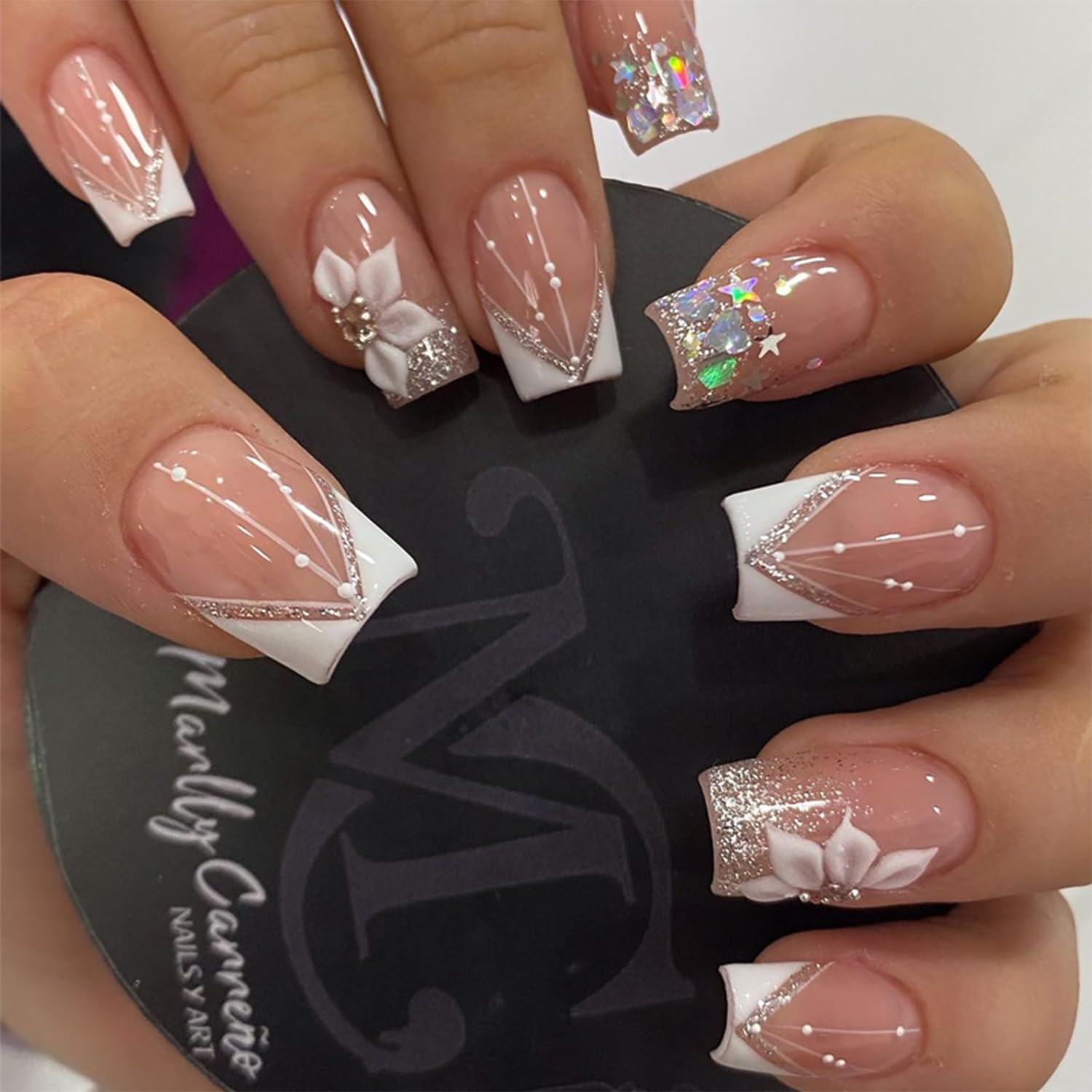 Press on French Tip Fake Nails (24pcs)