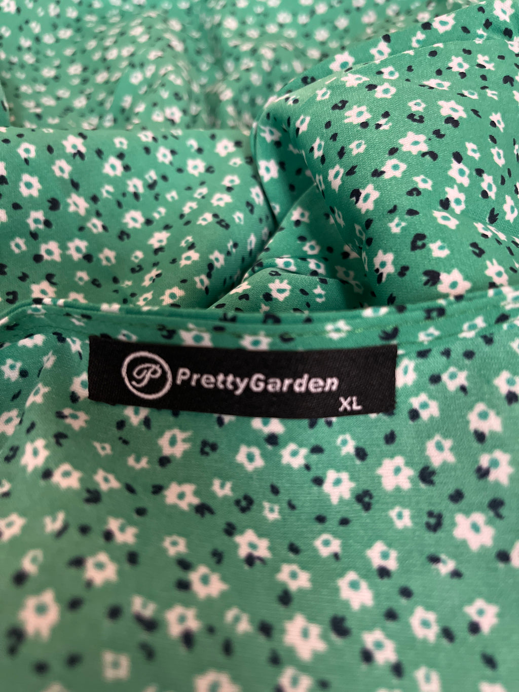Pretty garden green and white floral blouse