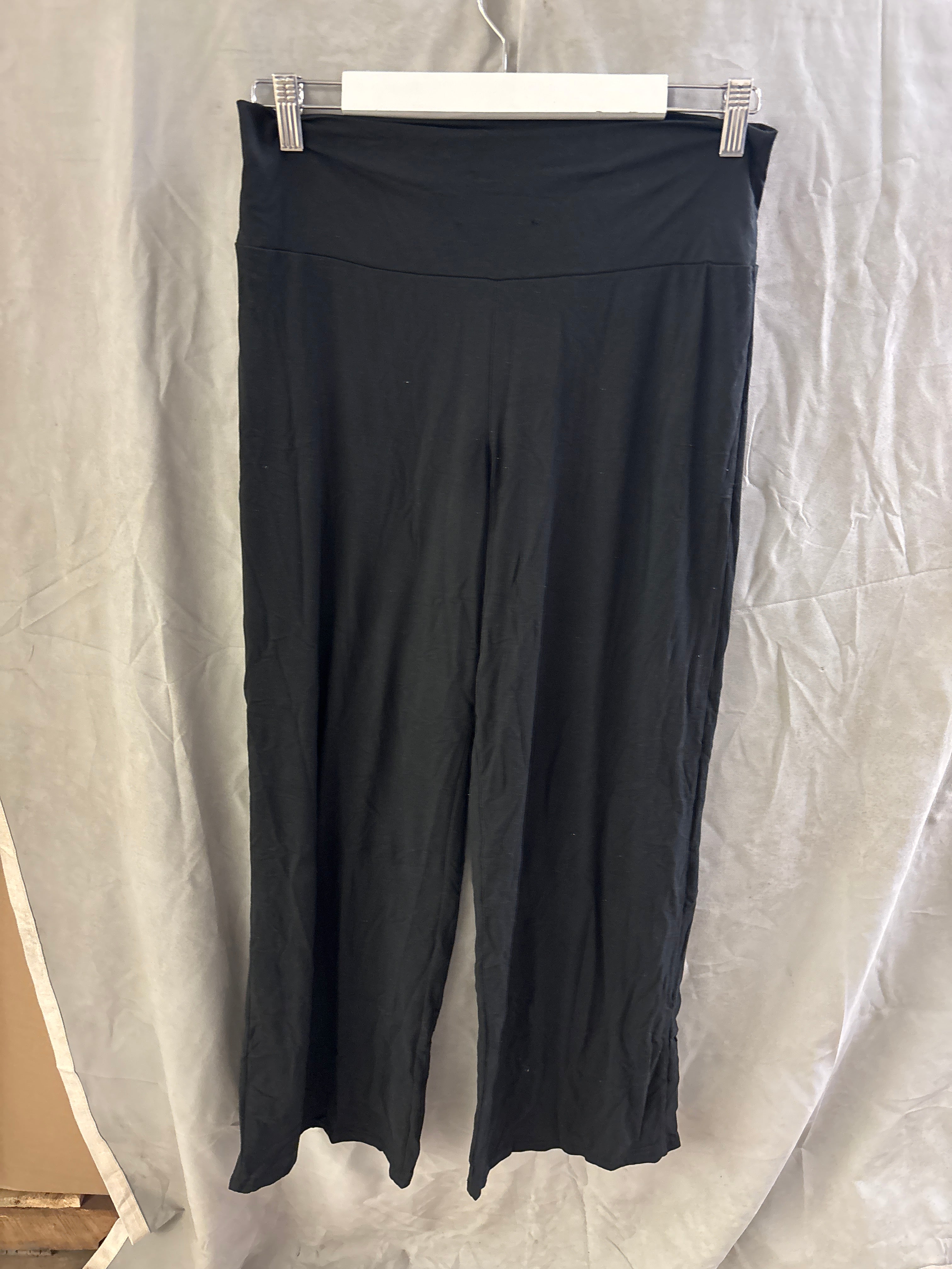 Women’s black leggings