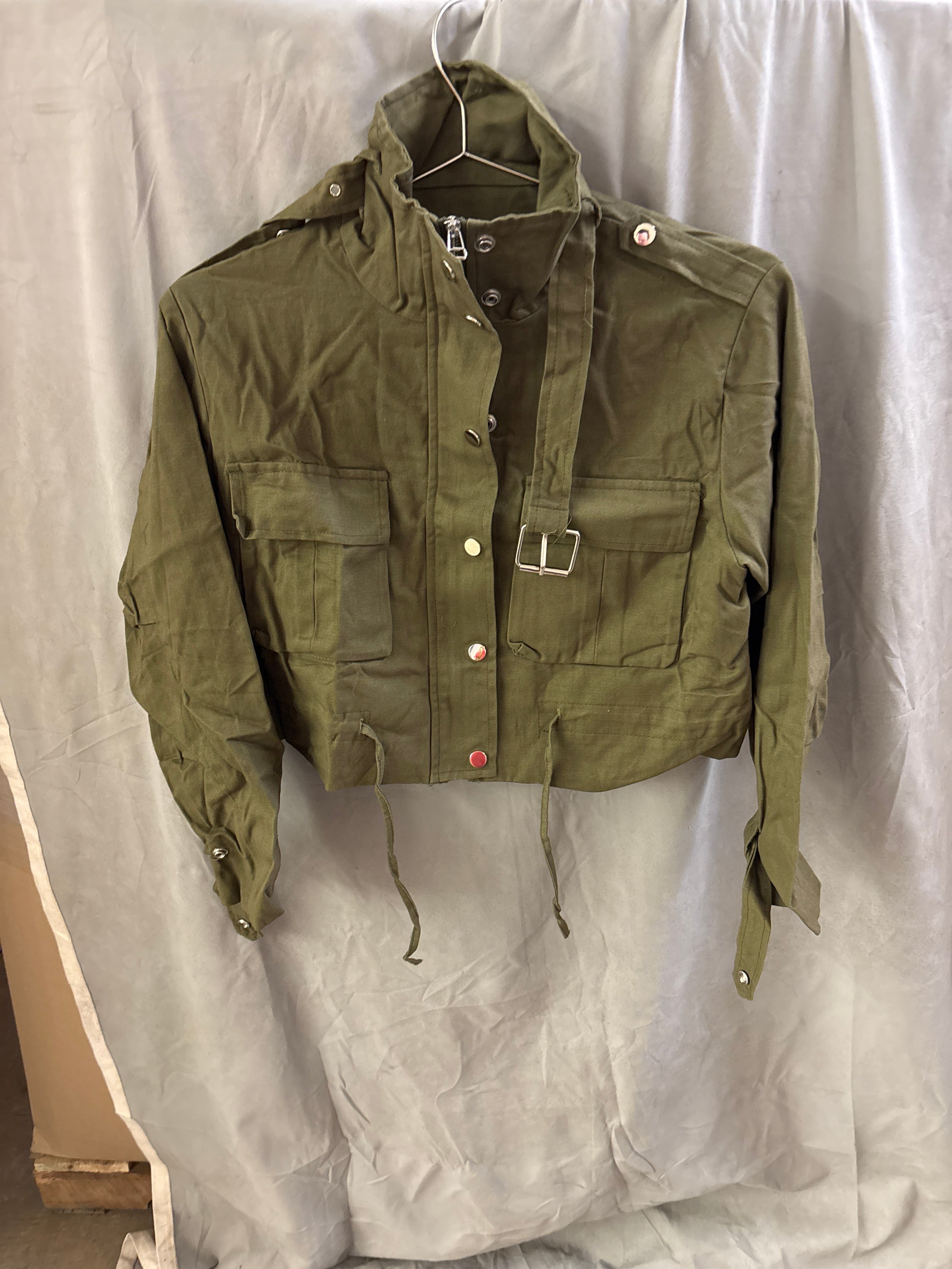Women’s crop top jacket (XL)