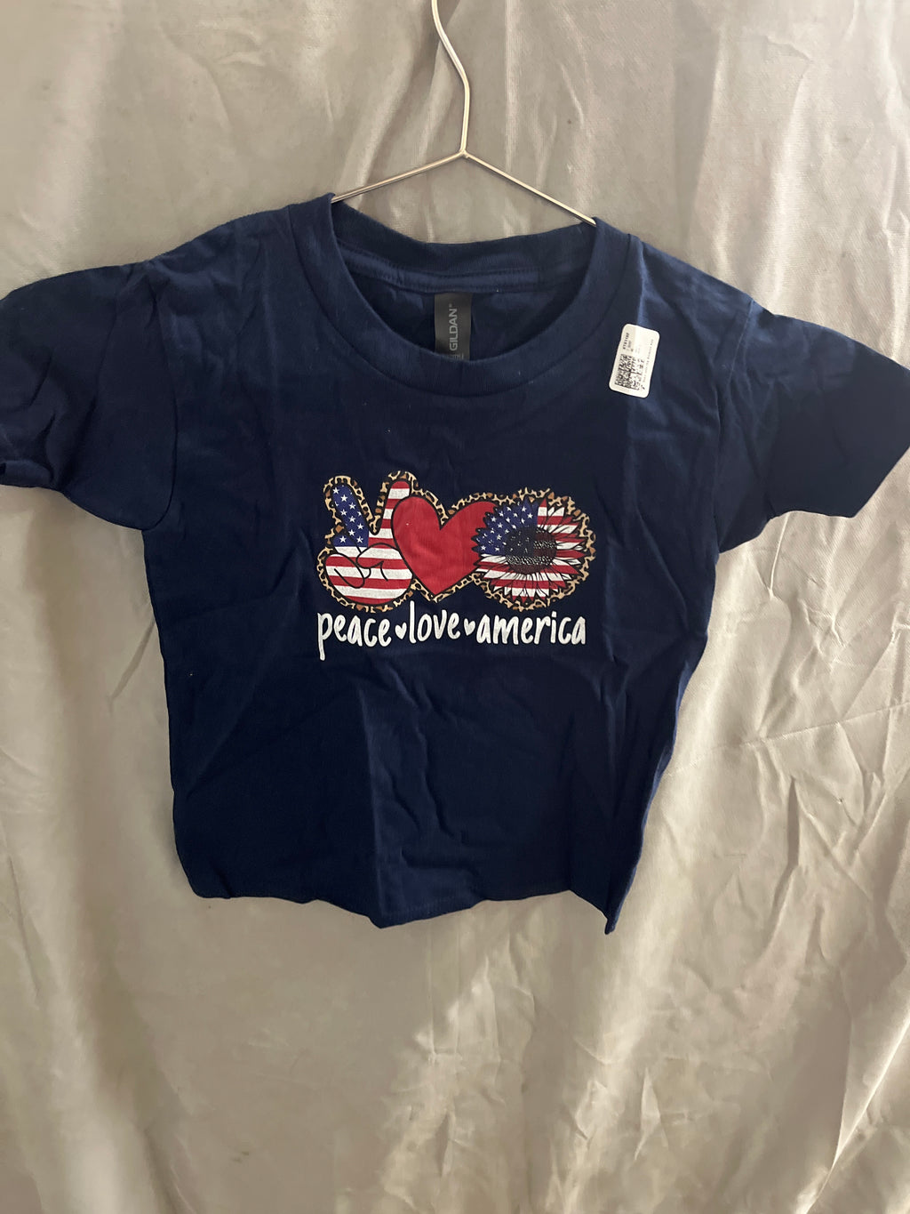 Gildan peace love America Tshirt