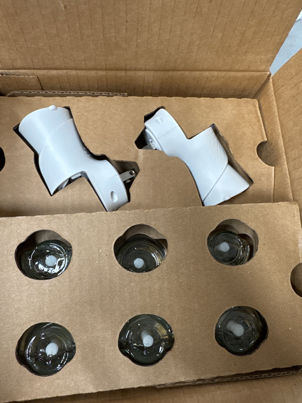 Airwick Starter Kit 2 Plugs and 6 refills coconut/pineapple