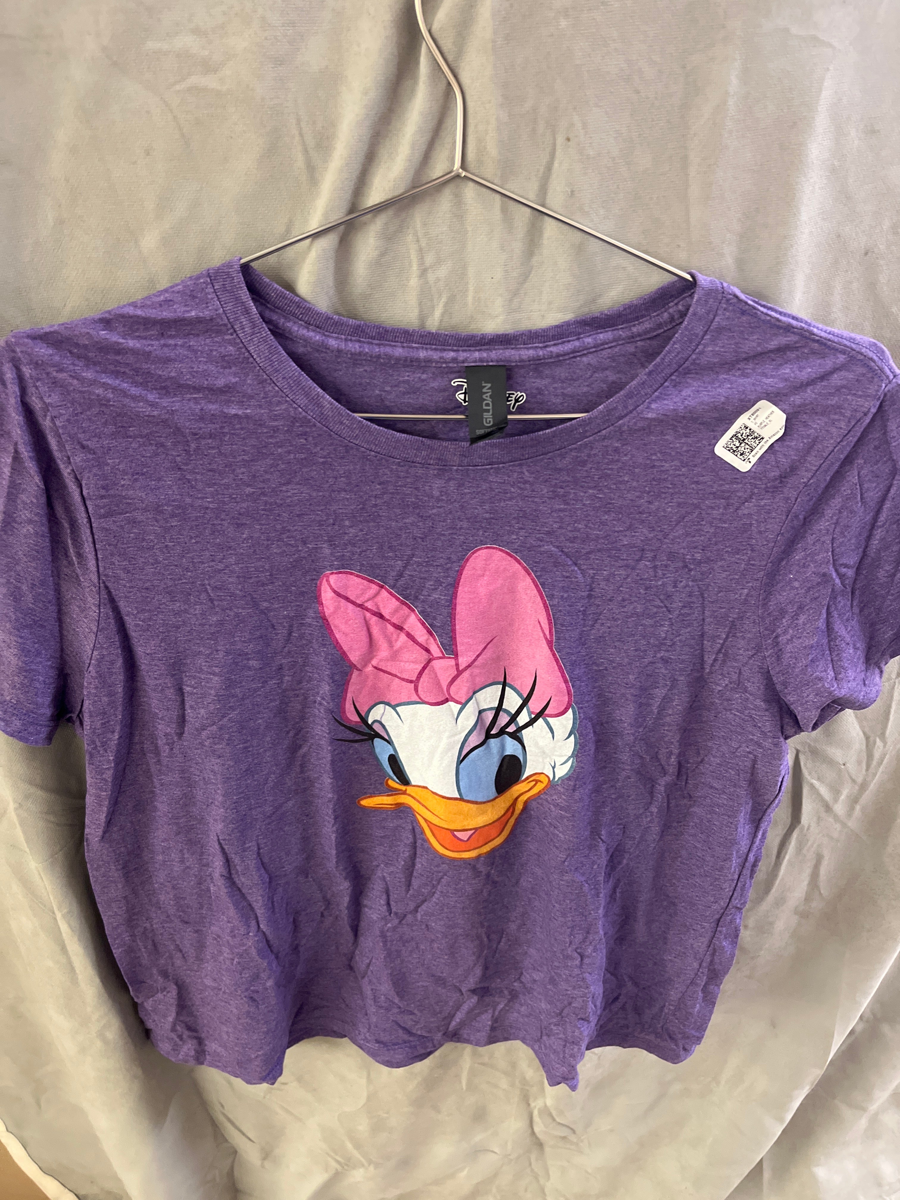 Gildan Daisy Duck purple Tshirt