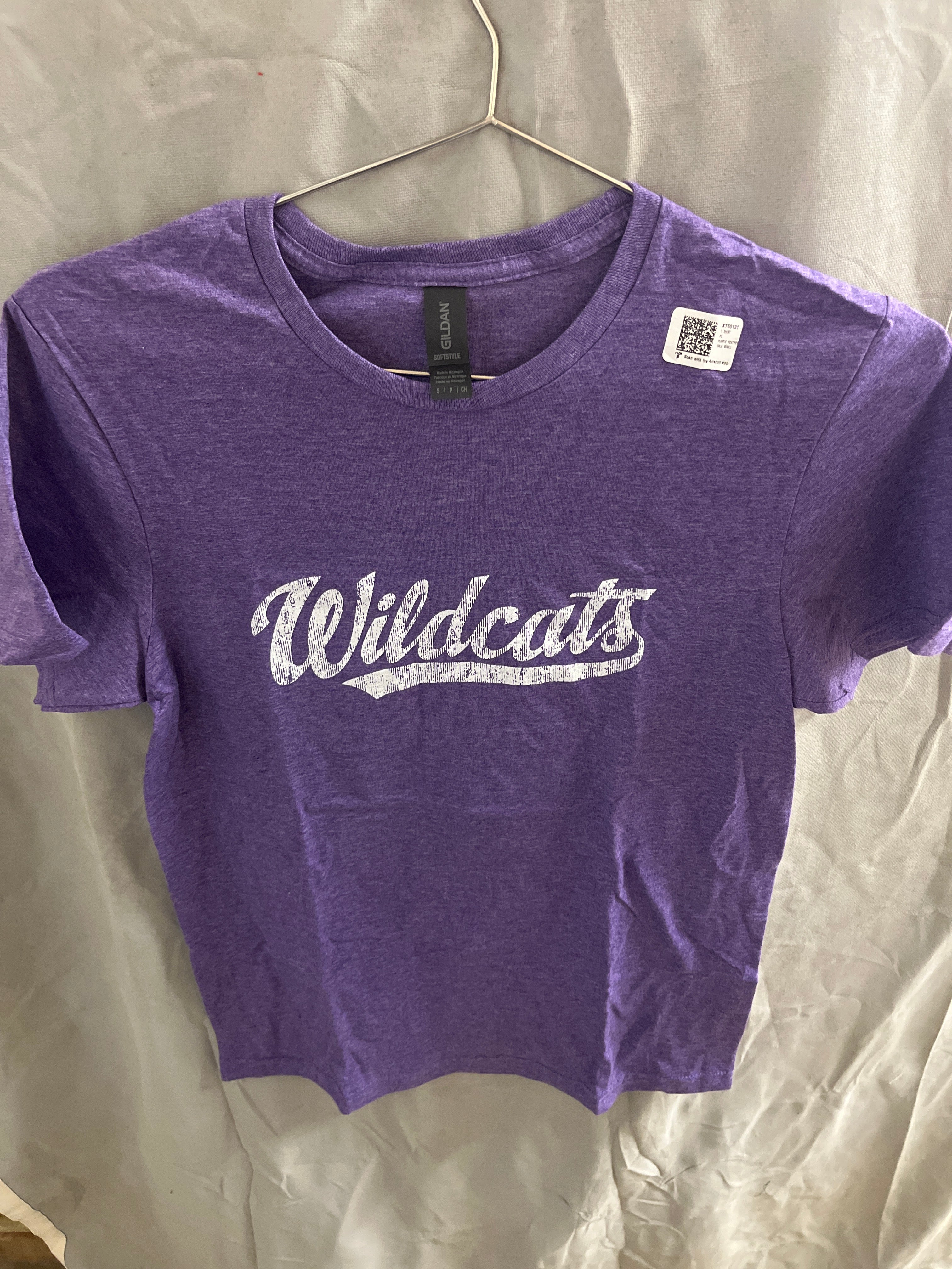 Gildan wildcats tshirt