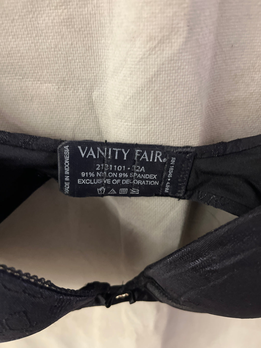 Vanity fair black padded bra