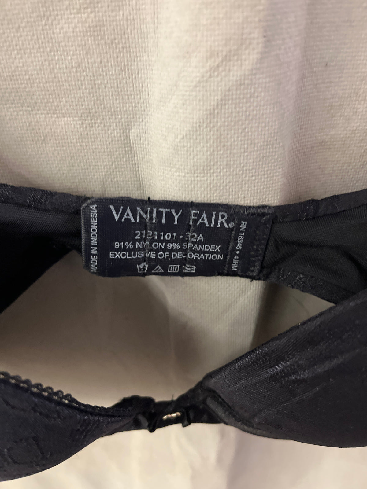 Vanity fair black padded bra