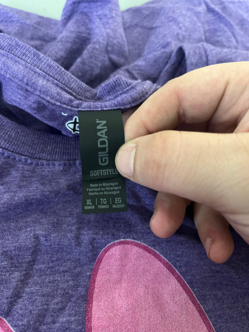Gildan Daisy Duck purple Tshirt
