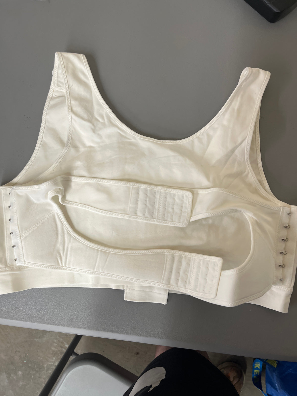 White bra with adjustable back straps