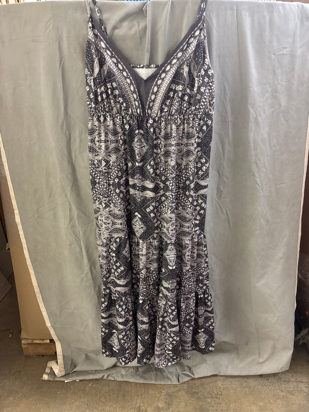 Women’s long spaghetti strap dress (2XL)
