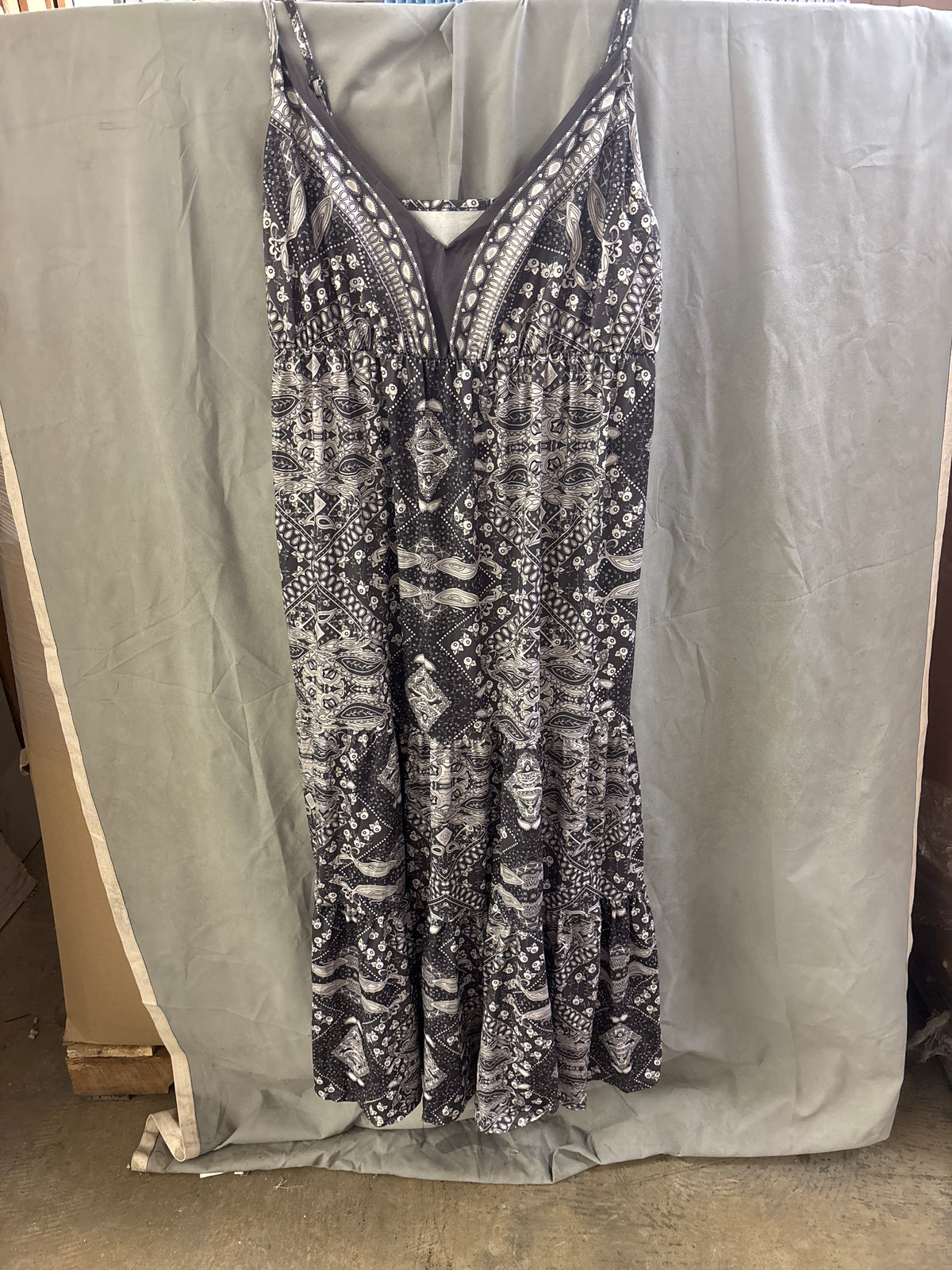 Women’s long spaghetti strap dress (2XL)