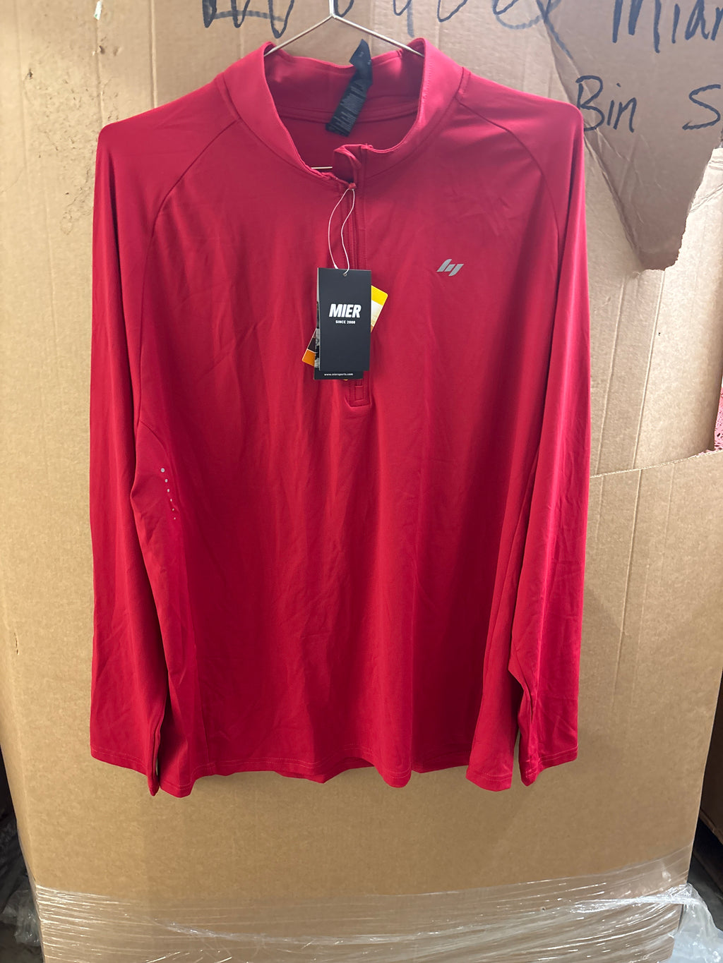 Men’s long sleeve athletic shirt (XL)