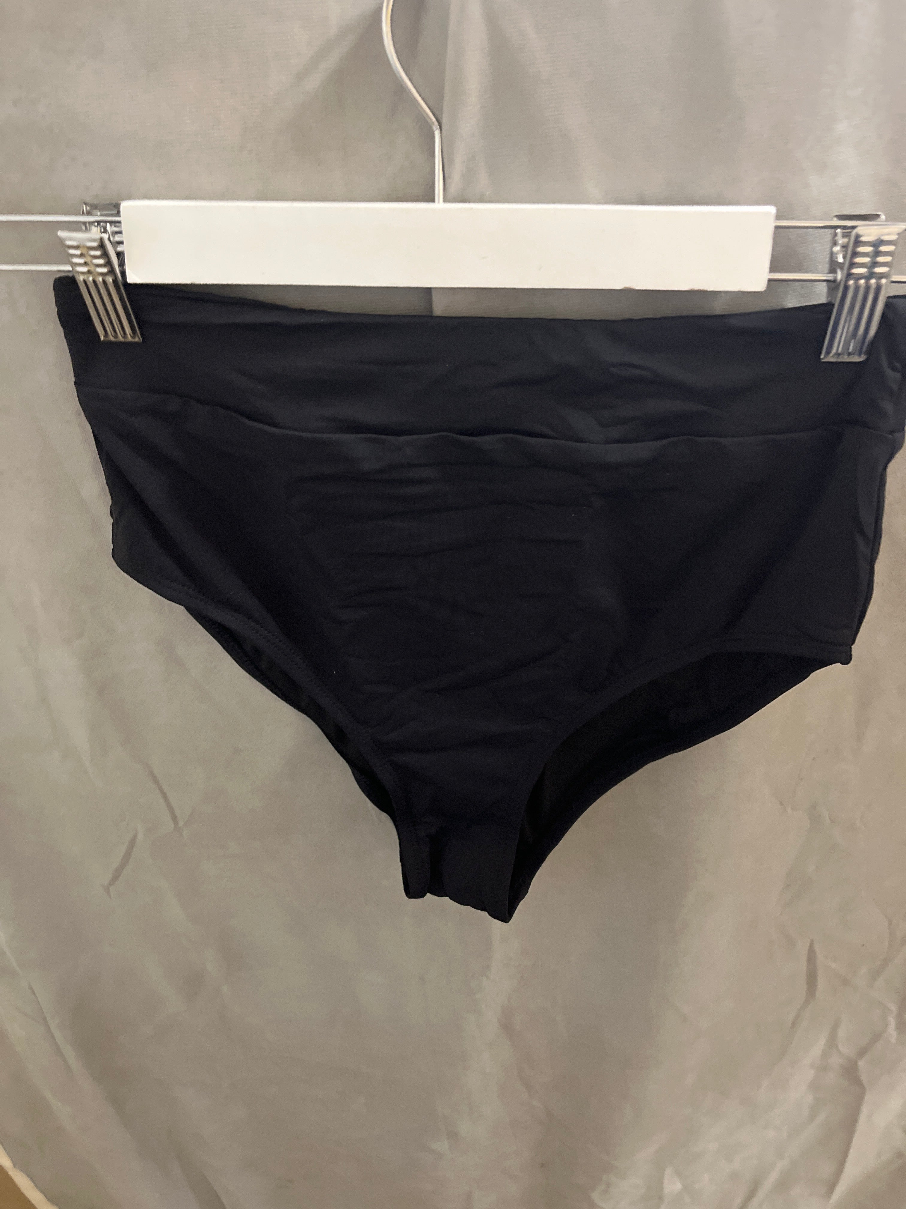 Holipick black 2 piece bathing suit with one strap
