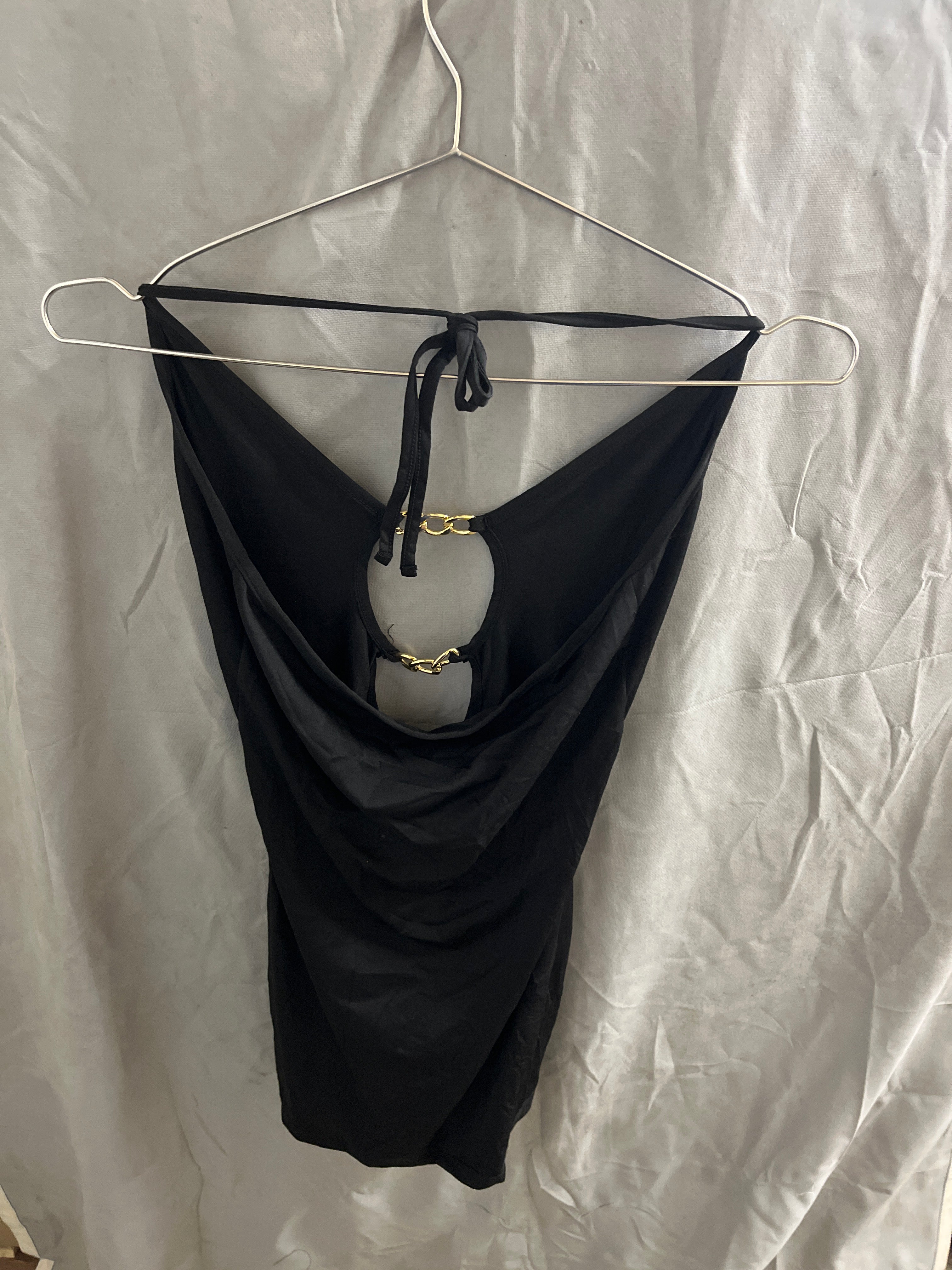 Black sleeveless dress