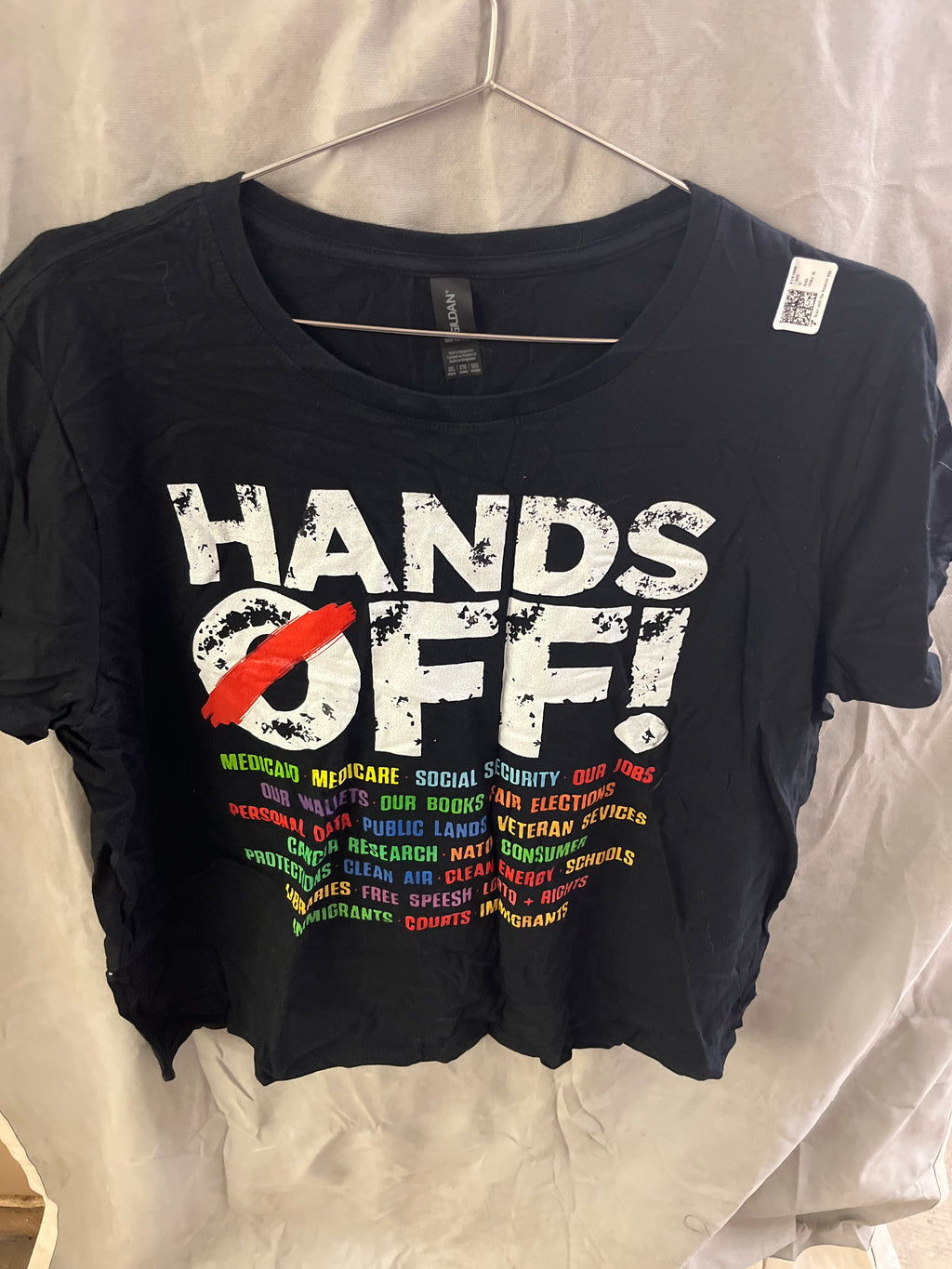 Gildan hands off Tshirt