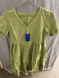 Chou Yatou green blouse