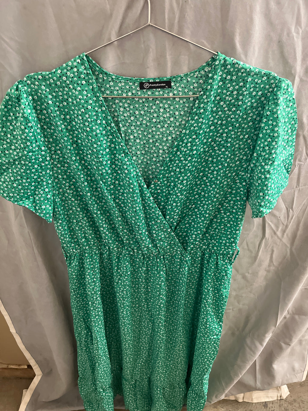 Pretty garden green and white floral blouse