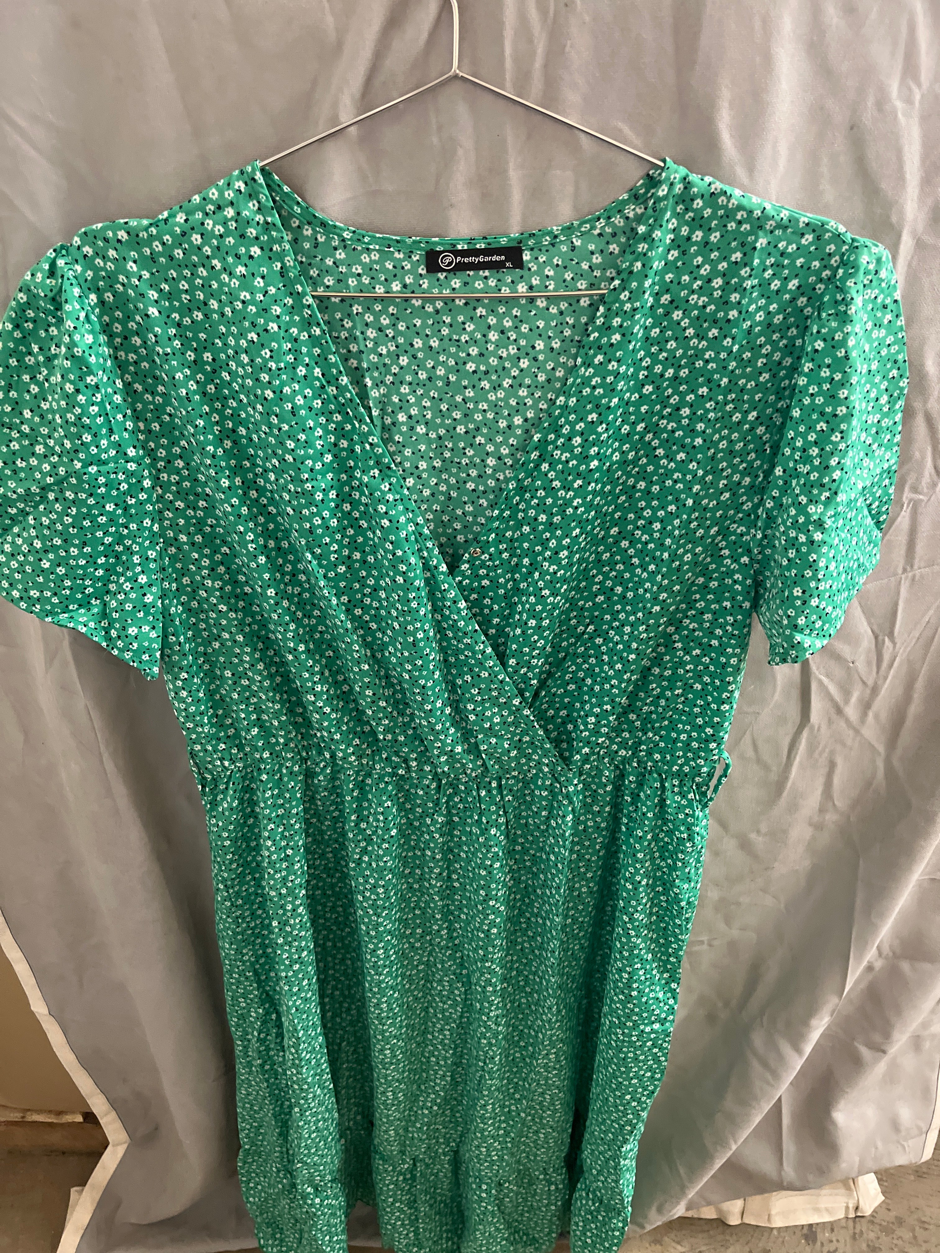 Pretty garden green and white floral blouse