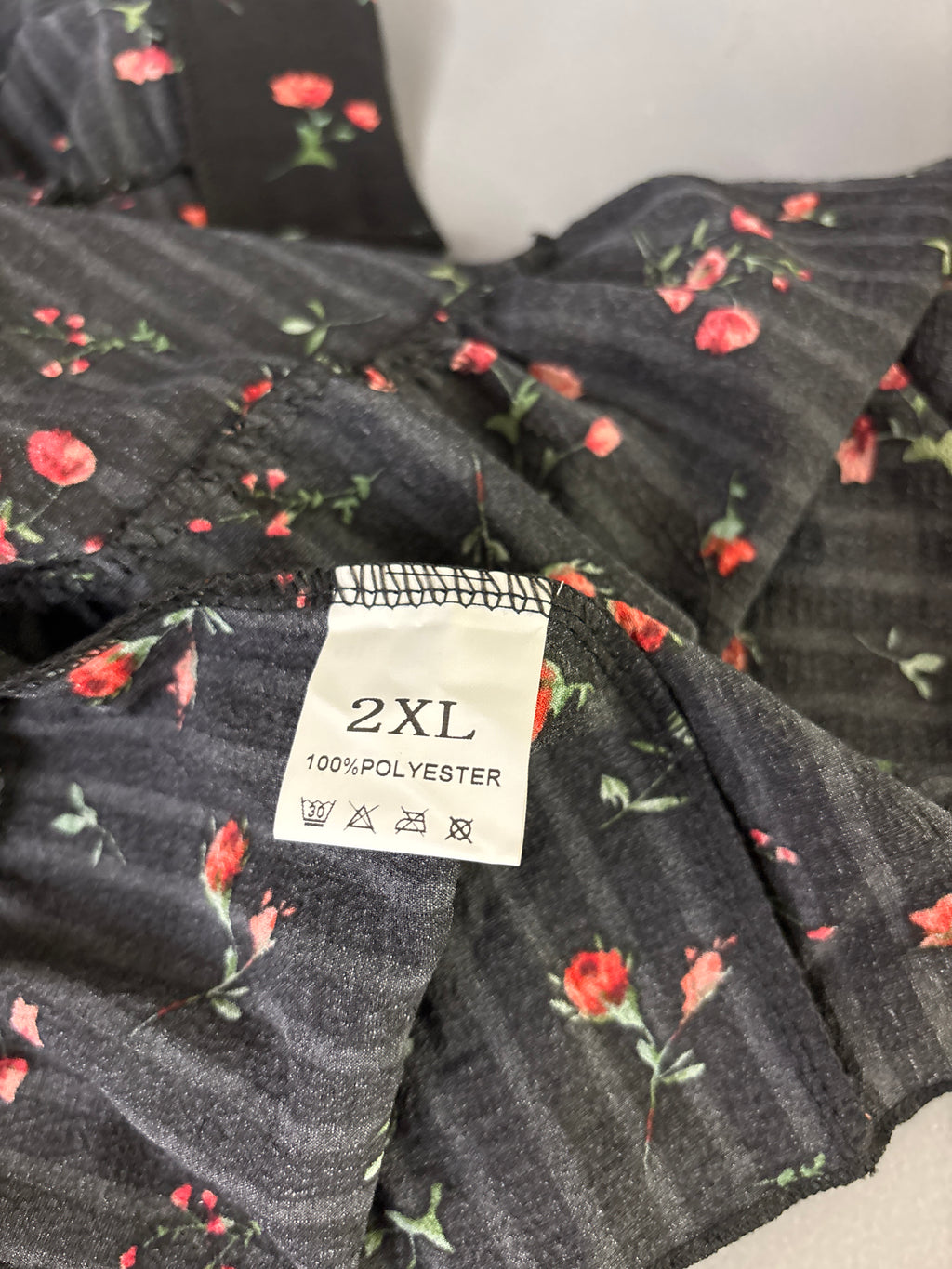 Women’s sleeveless button up dress