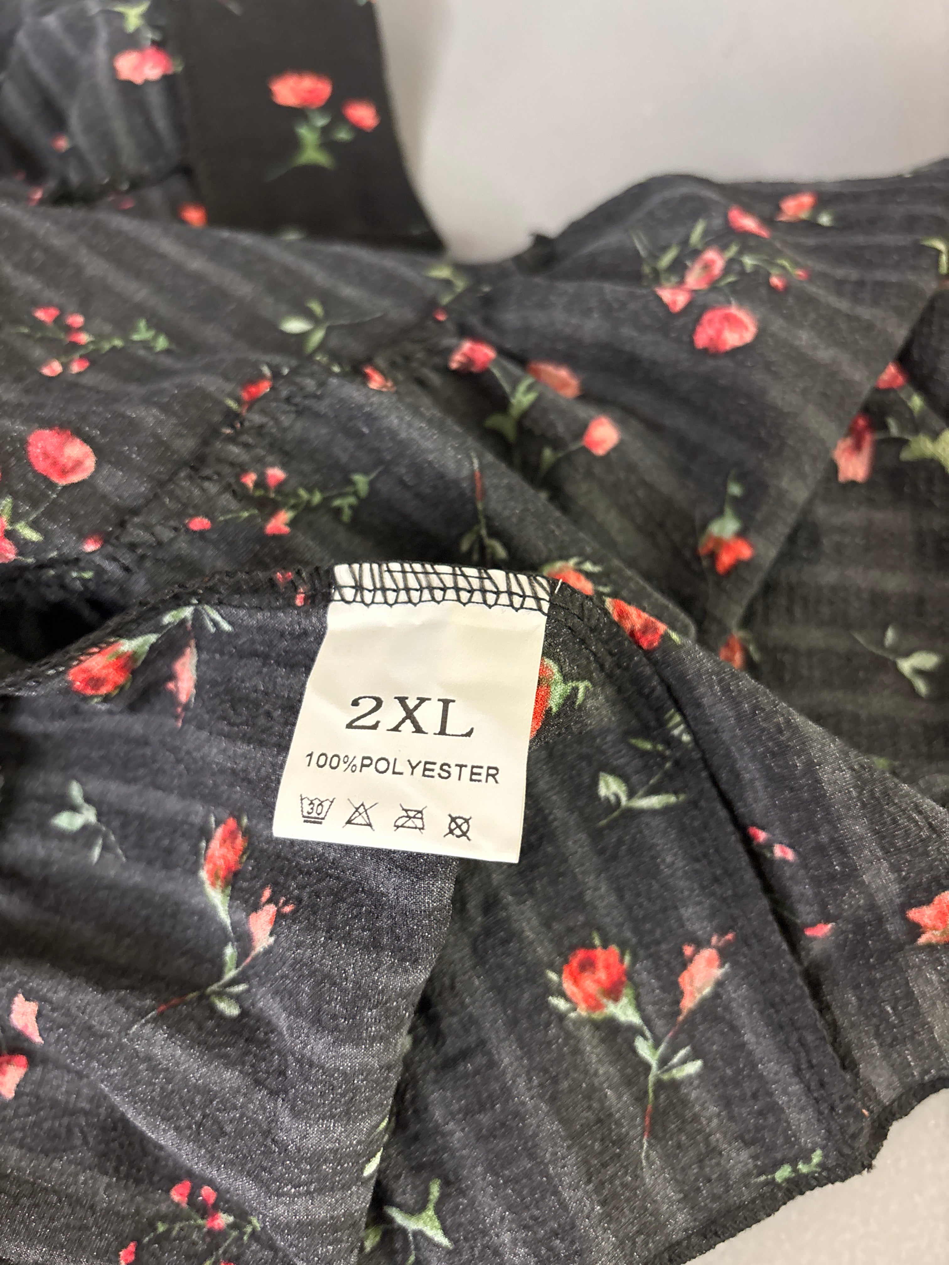 Women’s sleeveless button up dress