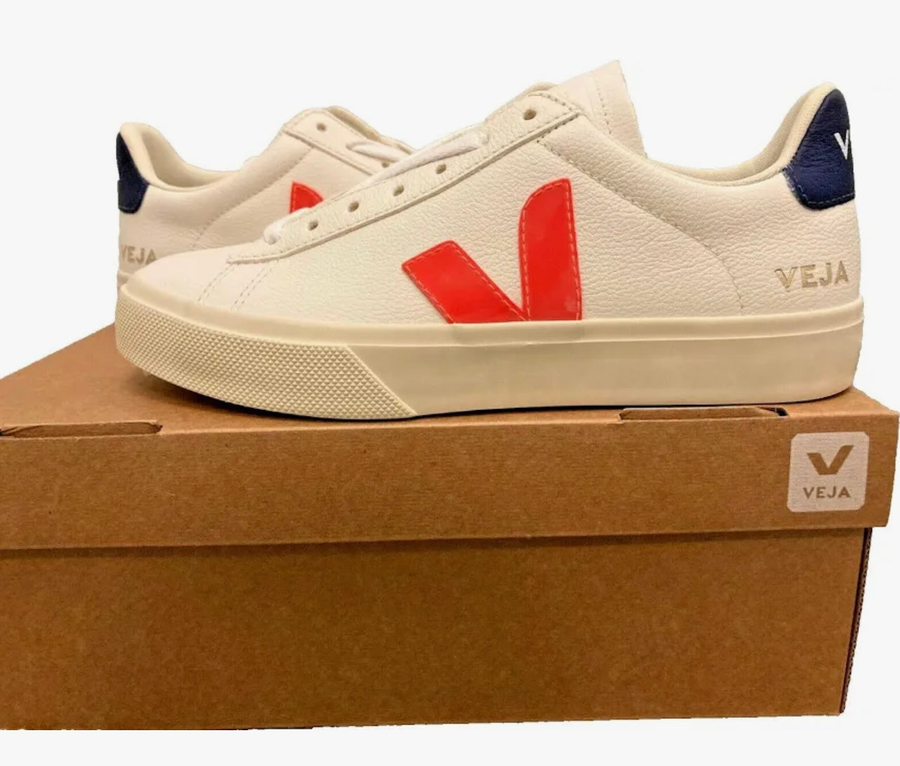 VEJA Women’s shoe. Size 8.5