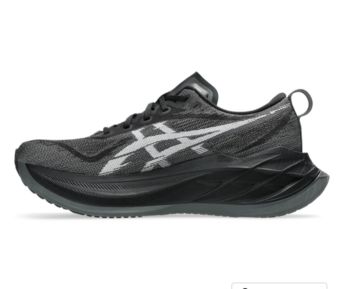 Asics Unisex Superblast 2 (001 - Black/White). Men’s size 8.5, women’s Size 10.