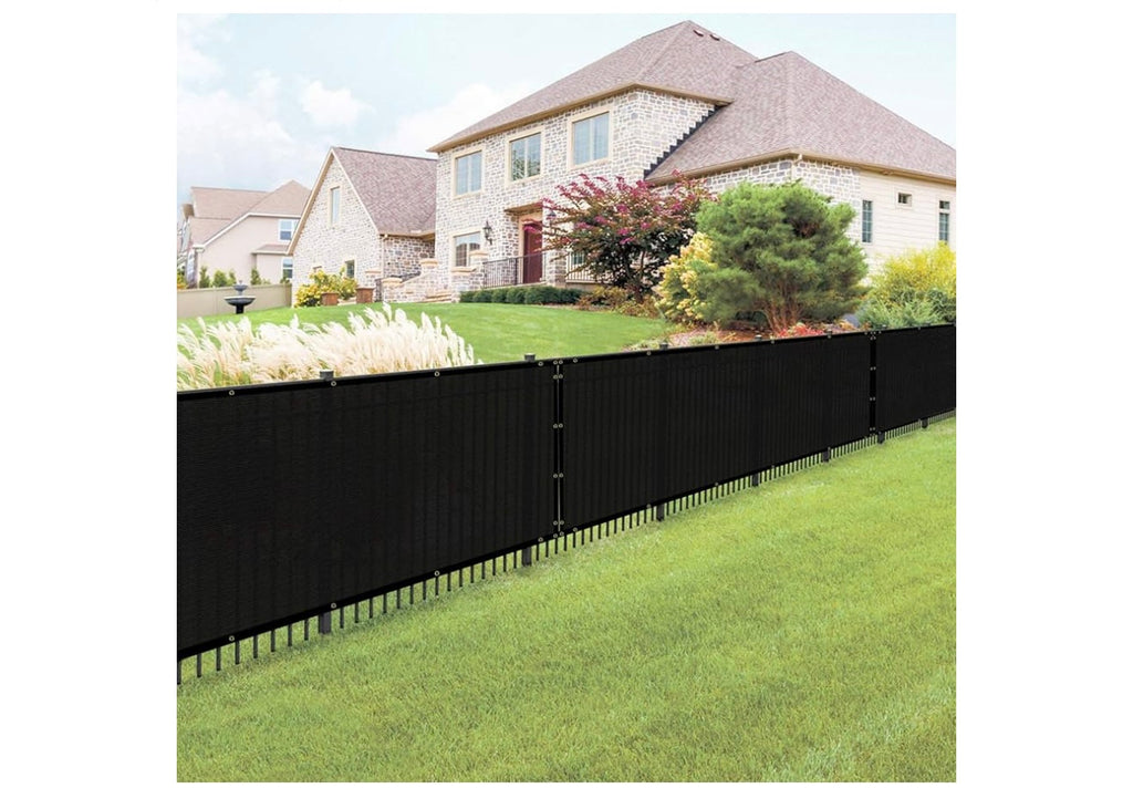 4’x25, Privacy Fence Screen with Grommets.