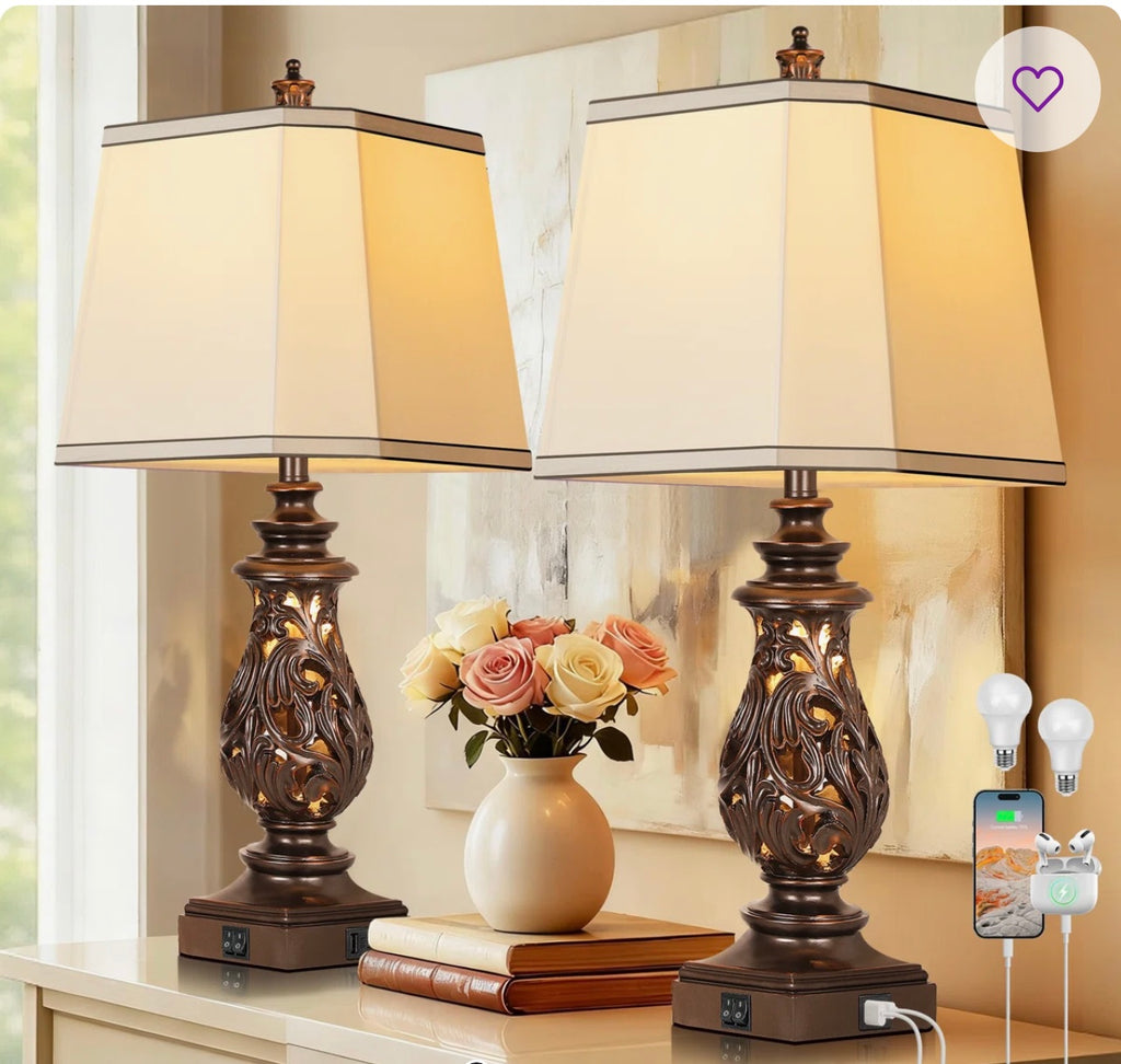 Set Of 2 Vintage Bedside Lamps.