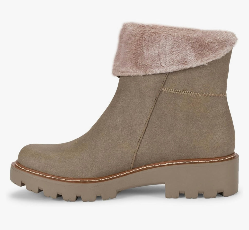 BareTraps Westry Women’s Boot.
