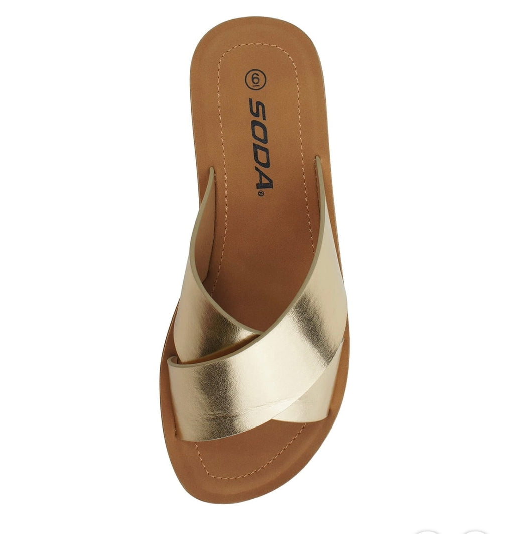 Soda Shoes Women Sandals Crisscross Strap Band Flatform Platform Lucy-S Gold 6. Size 8 1/2