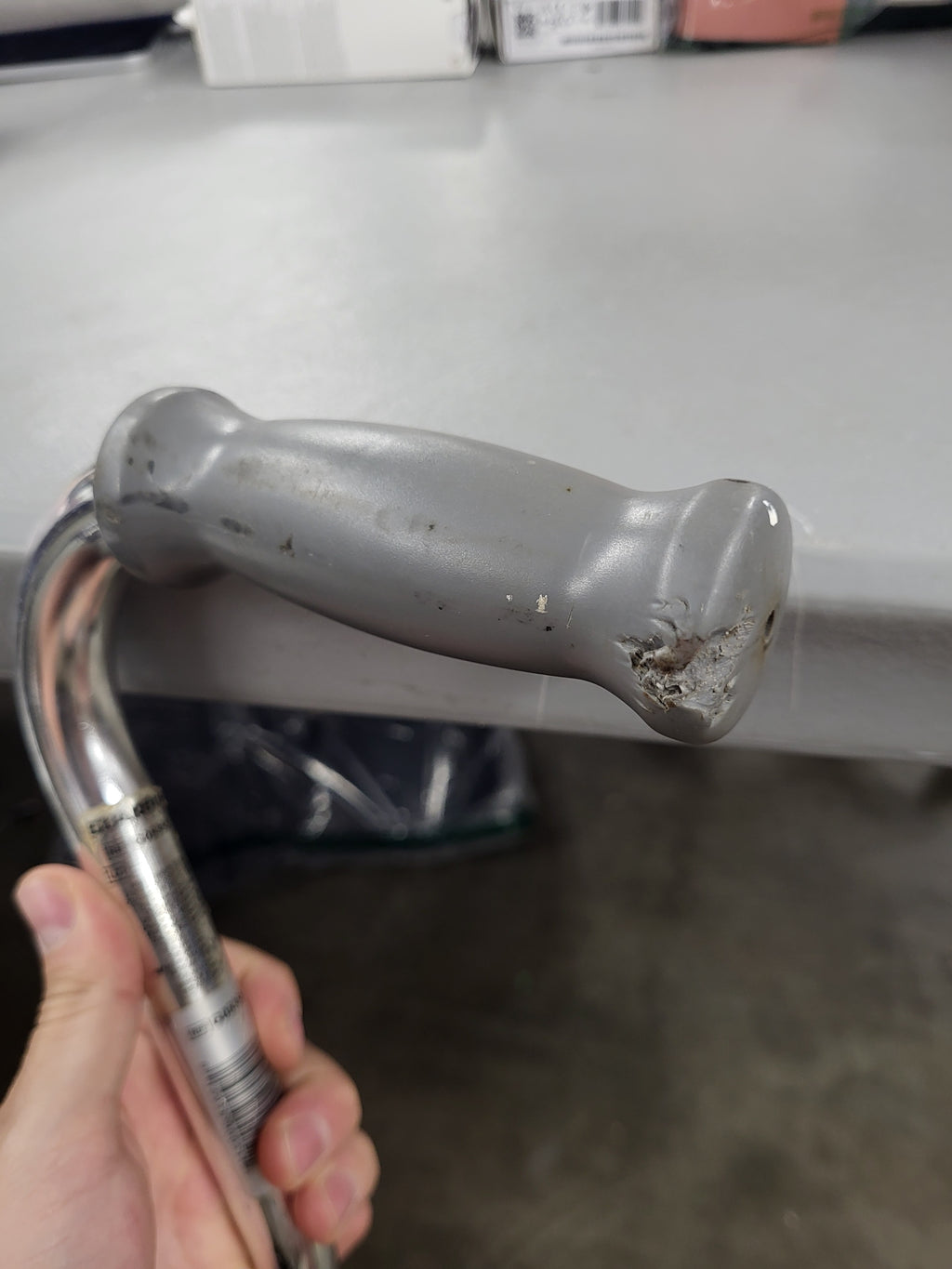 Offset Can with Multi-Point Traction Base