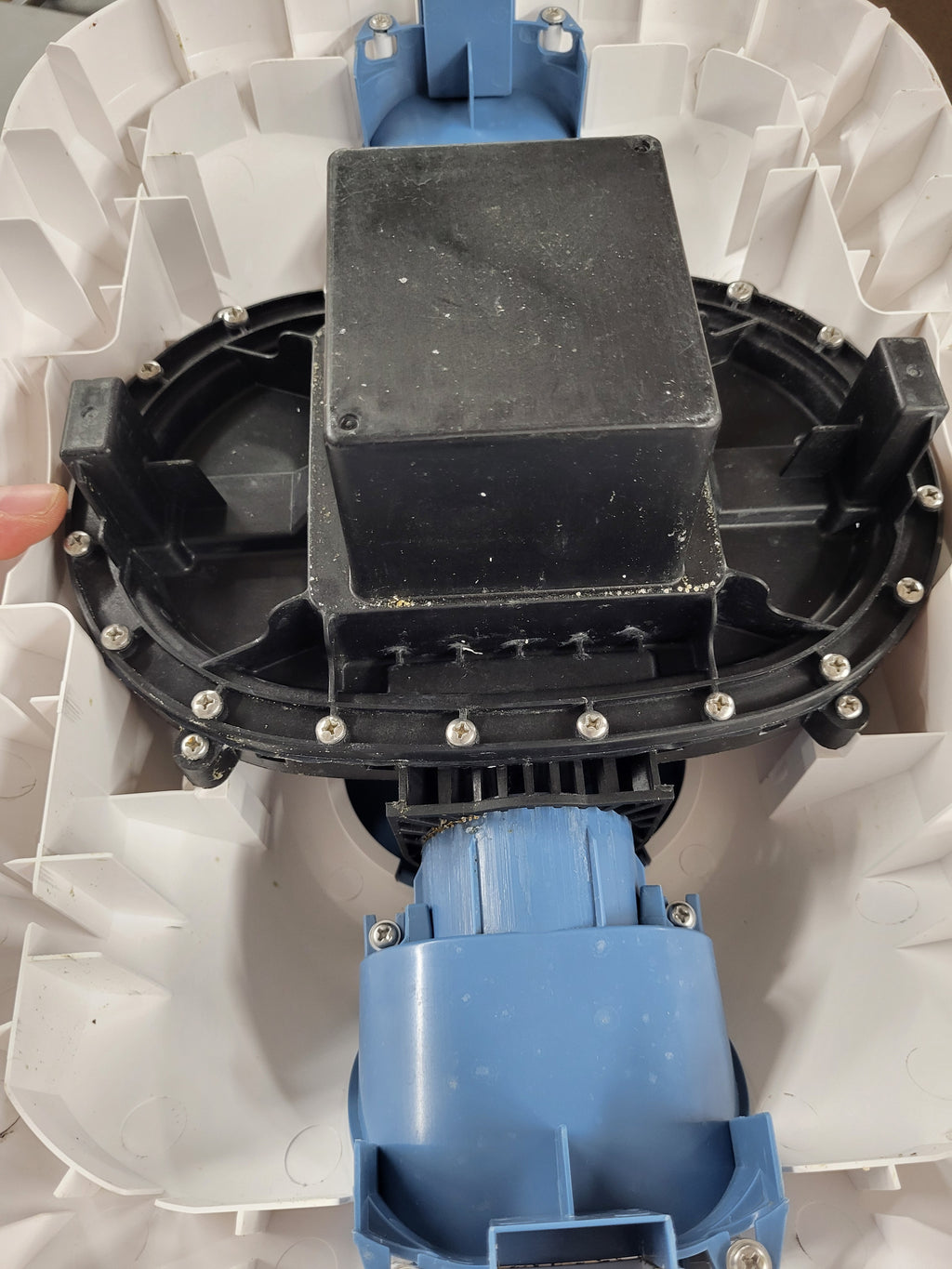 C2 Cordless Robotic Pool Cleaner