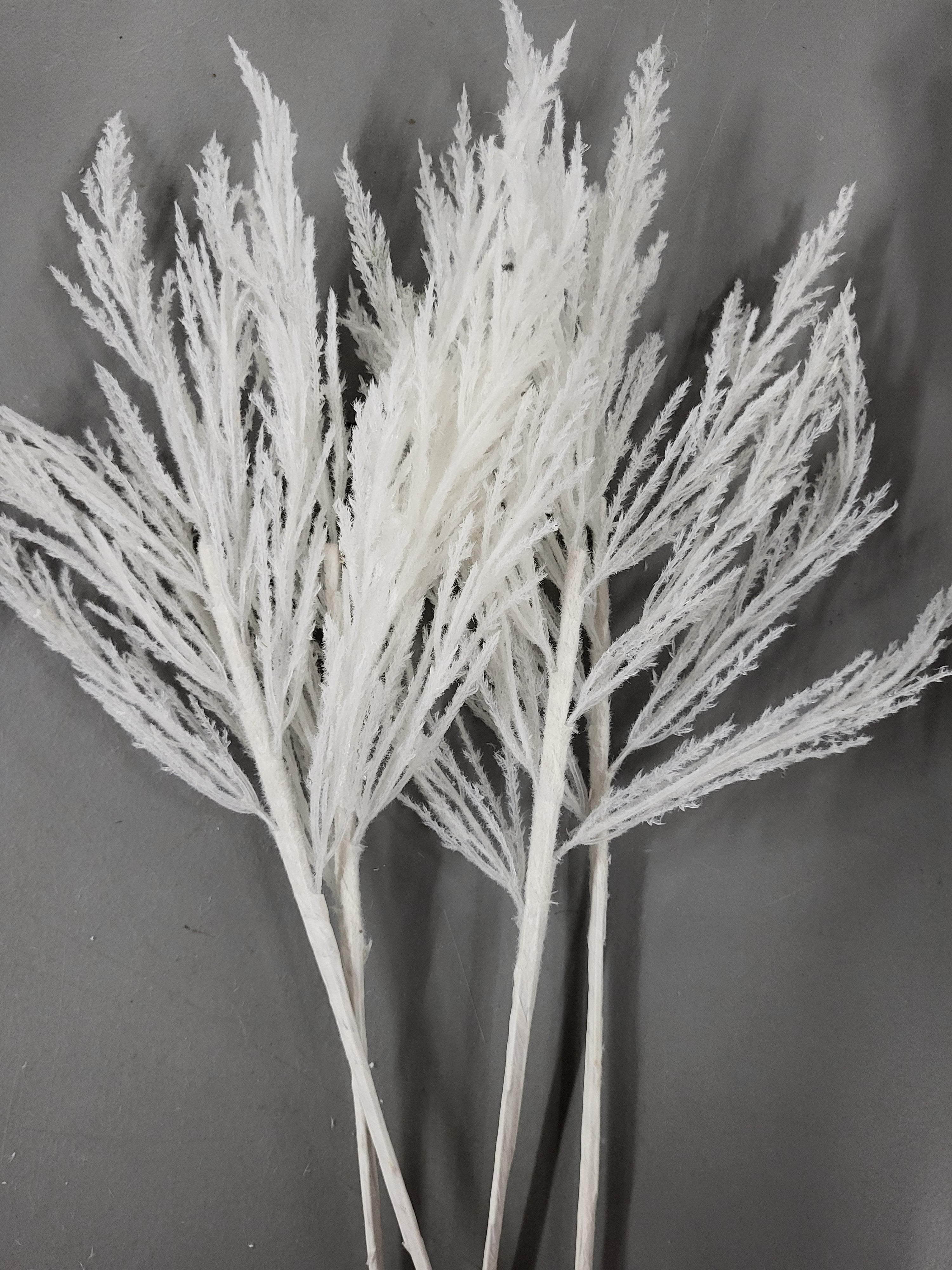 Artificial Snowy Pine Branch (4 pcs)
