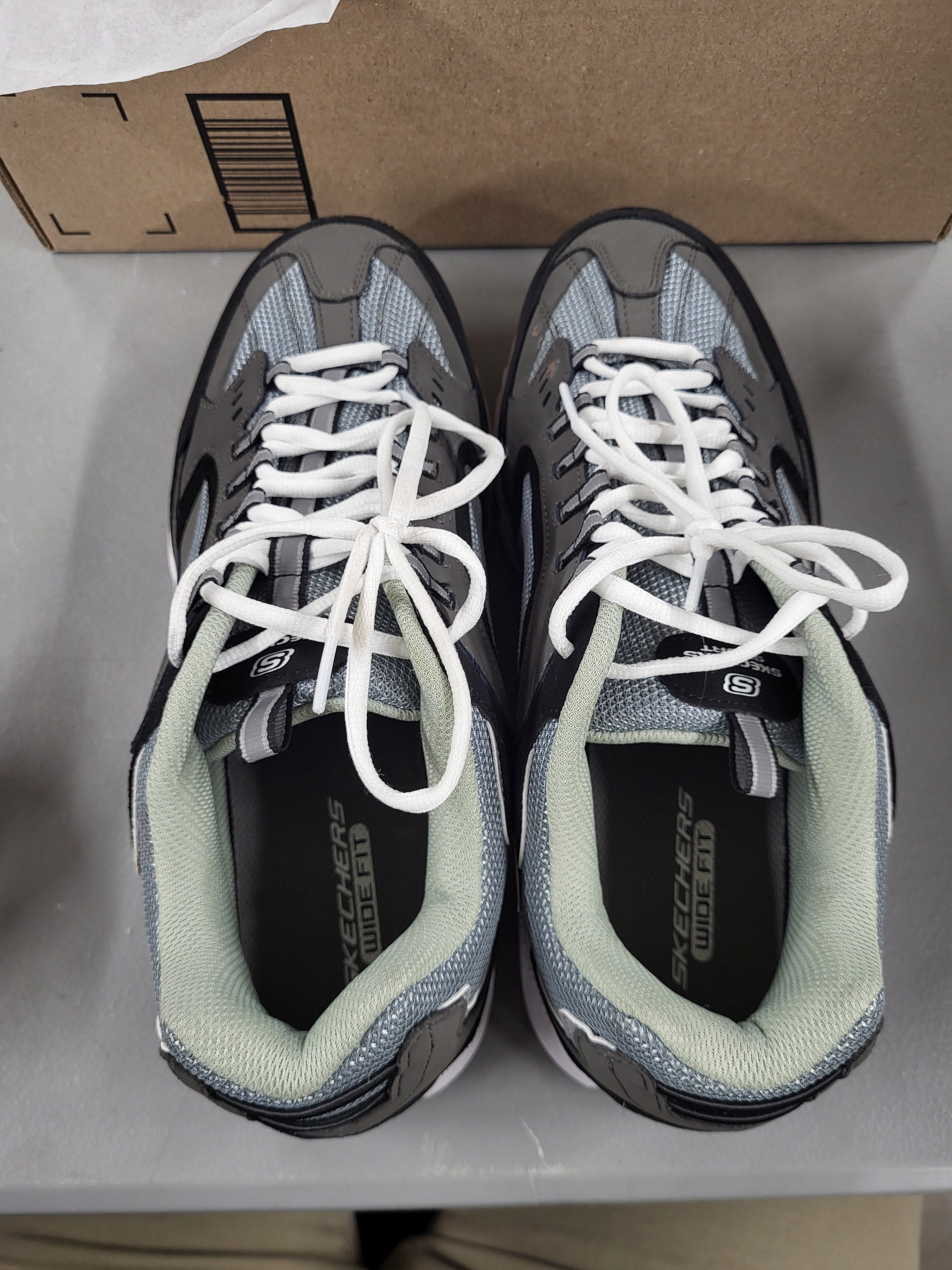 Sketchers Men's Stamina Nuovo Cutback Sneaker (Size 12)