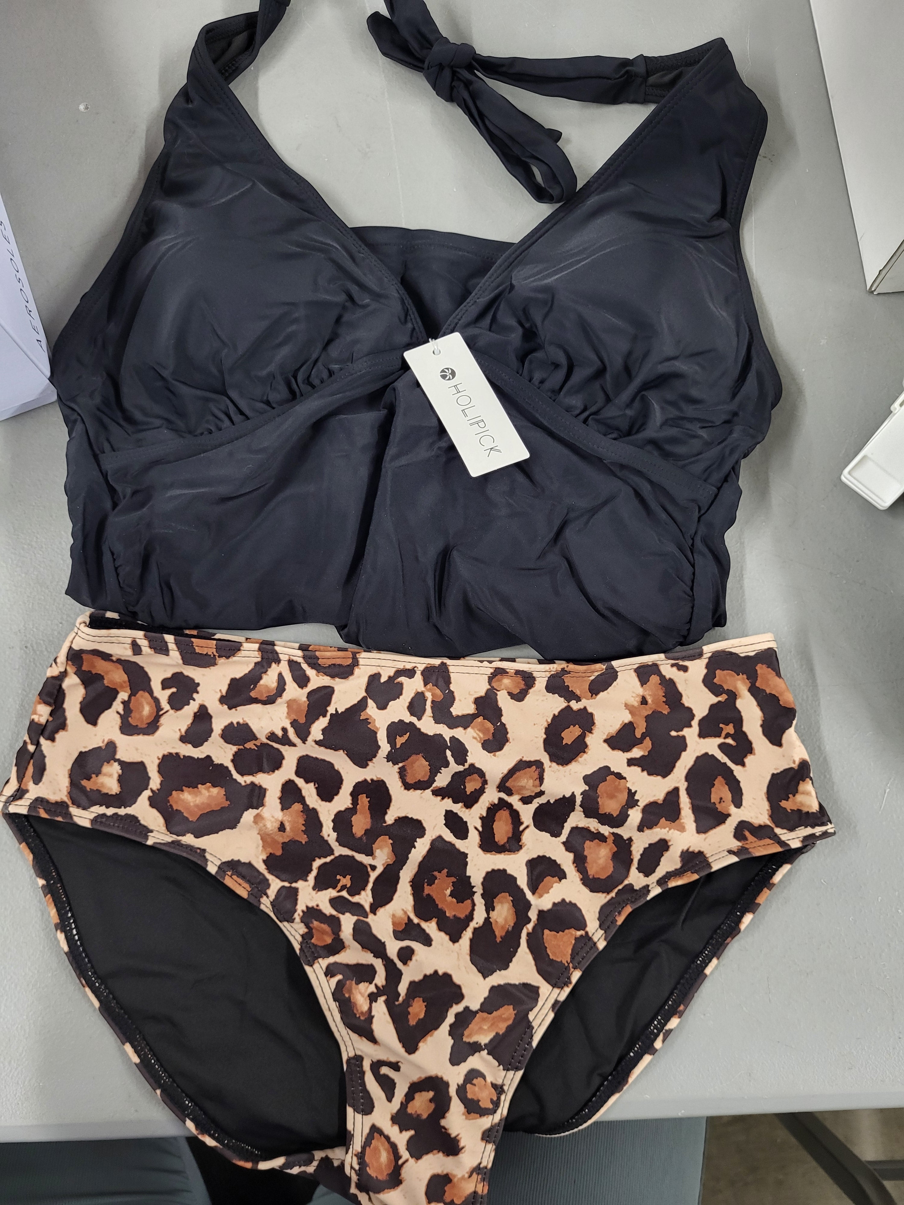 Holipick Two Piece Tankini (Size Medium)