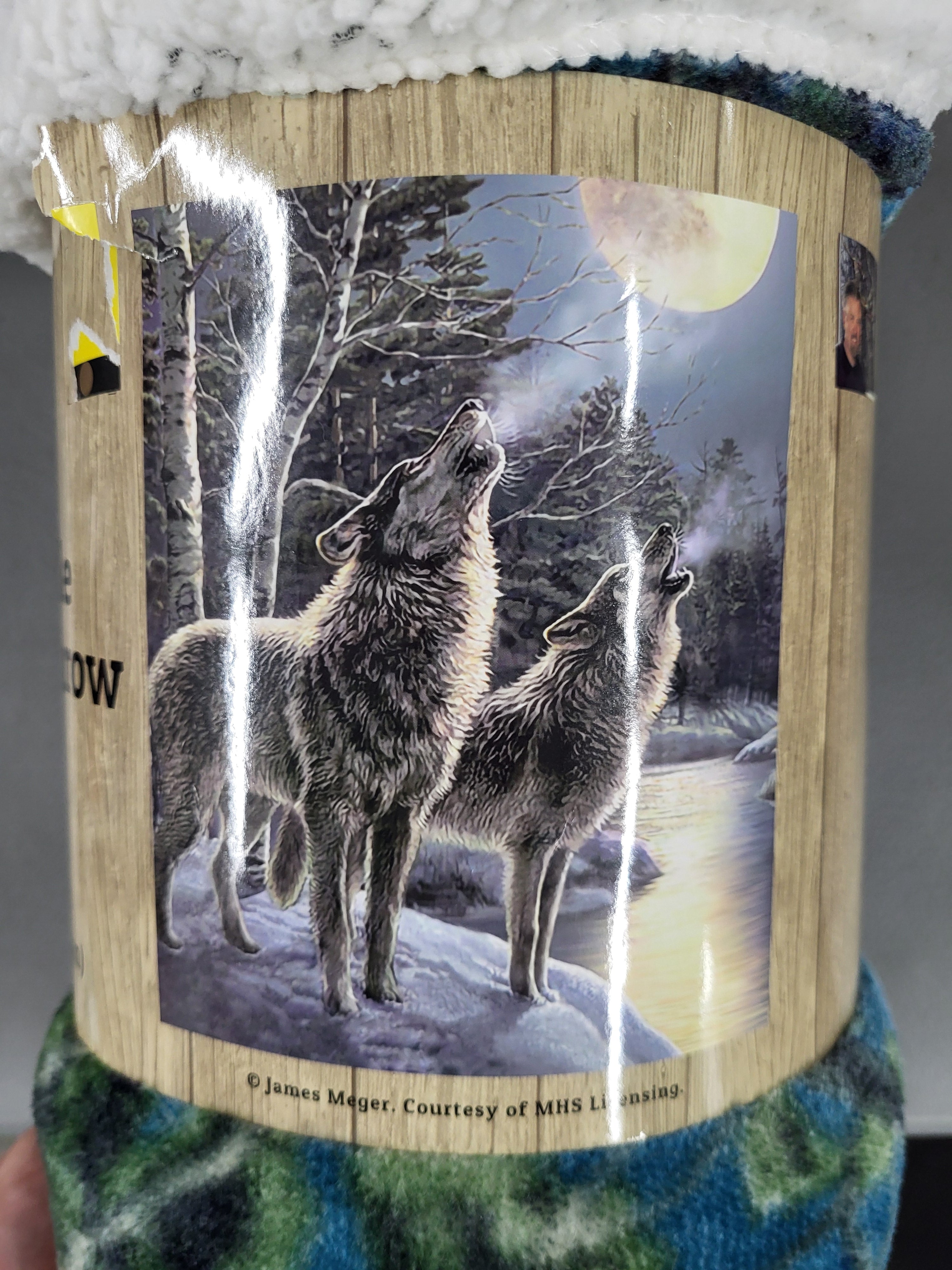Rachelle Sherpa Throw Blanket Wolf Image
