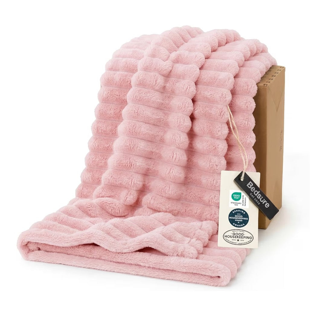 Bedsure Fleece Throw Blanket (Coral Pink)