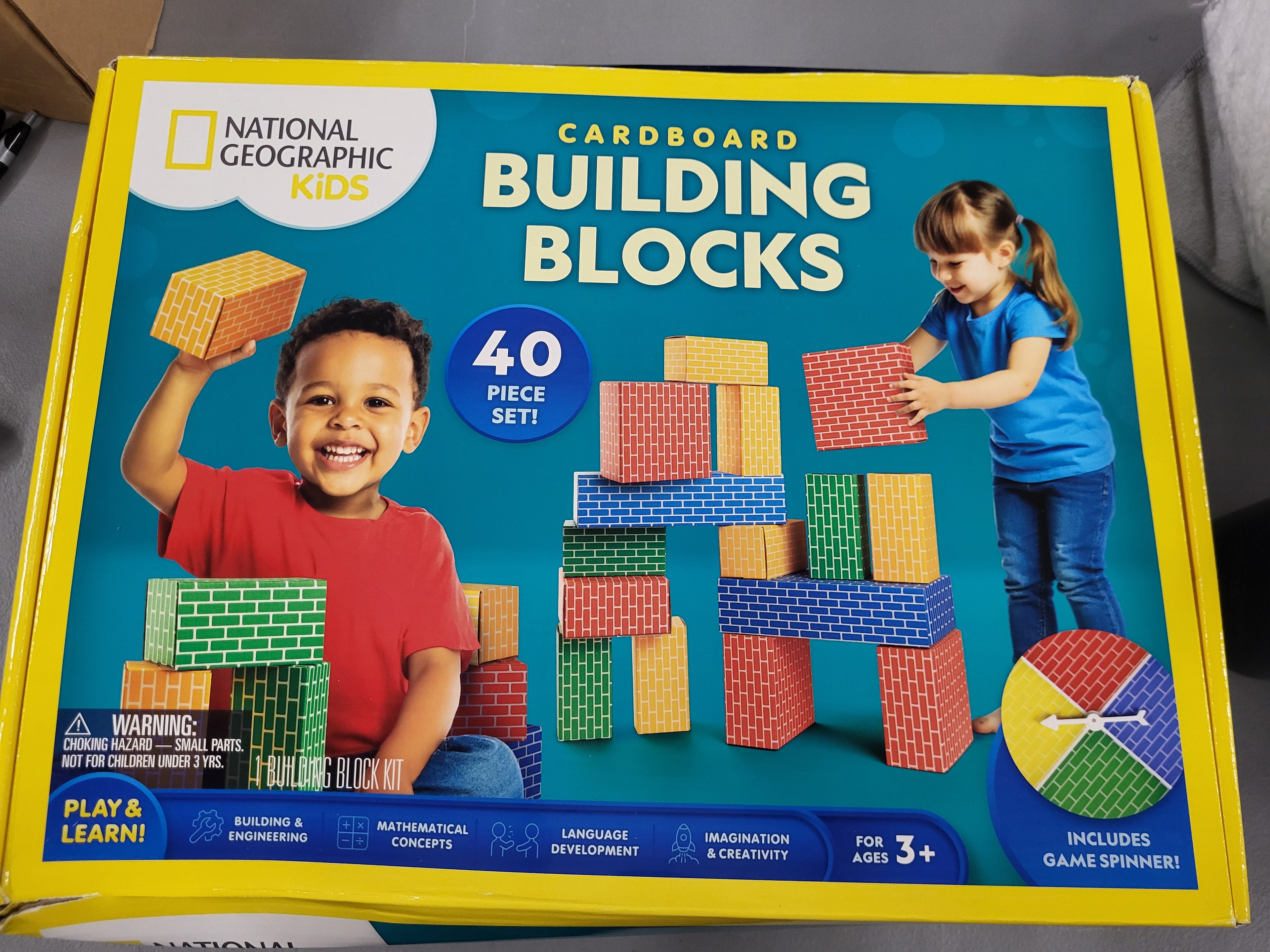NATIONAL GEOGRAPHIC Kids Jumbo Cardboard Building Blocks 40 Heavy-Duty Bricks in 3 Sizes, Build & Learn with Game Spinner & Activity Cards for Kids 3+, Indoor Play Construction Toy for STEM Learning