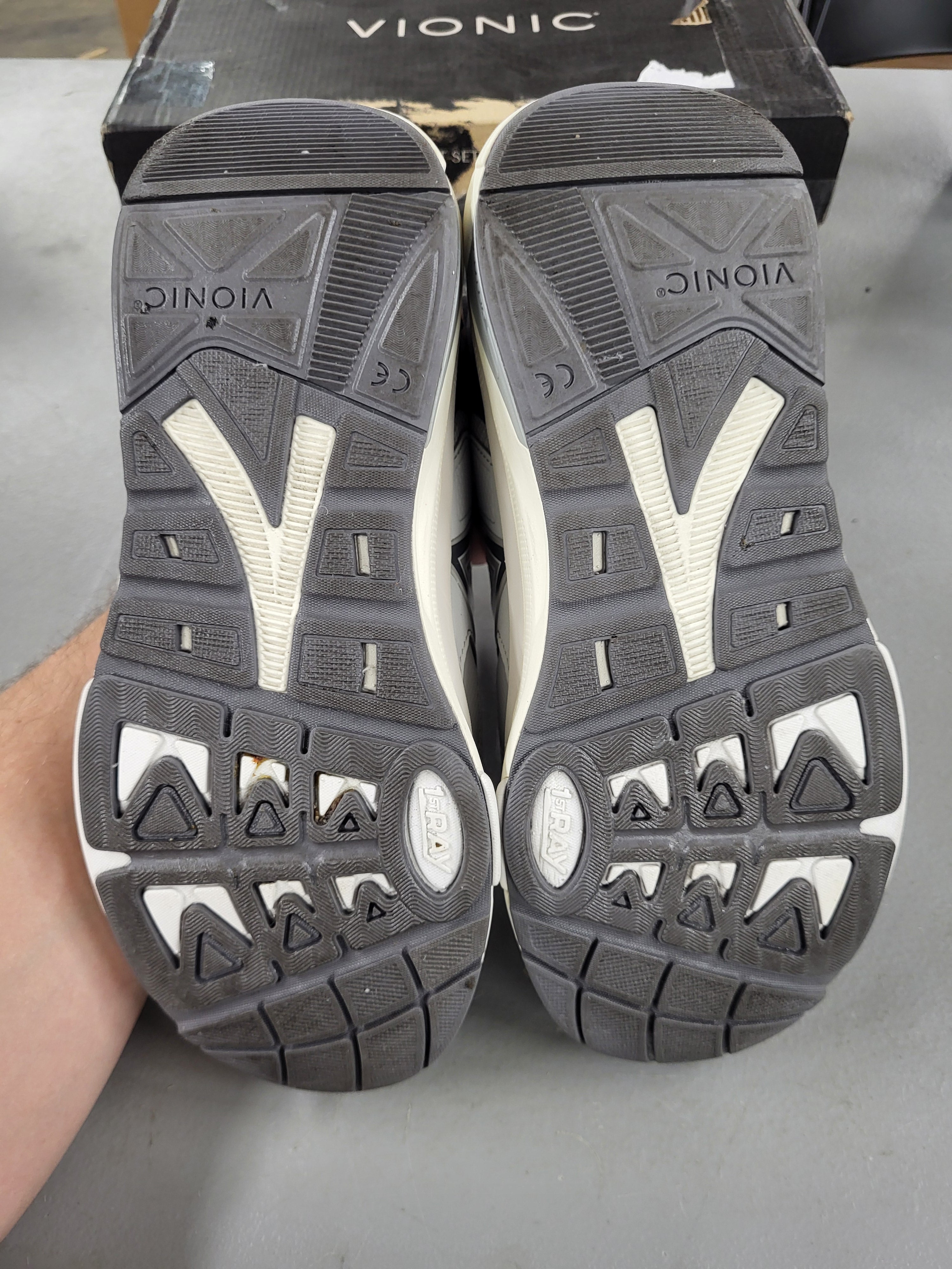 Vionic Womens Walk Strider 001 (Size 8)