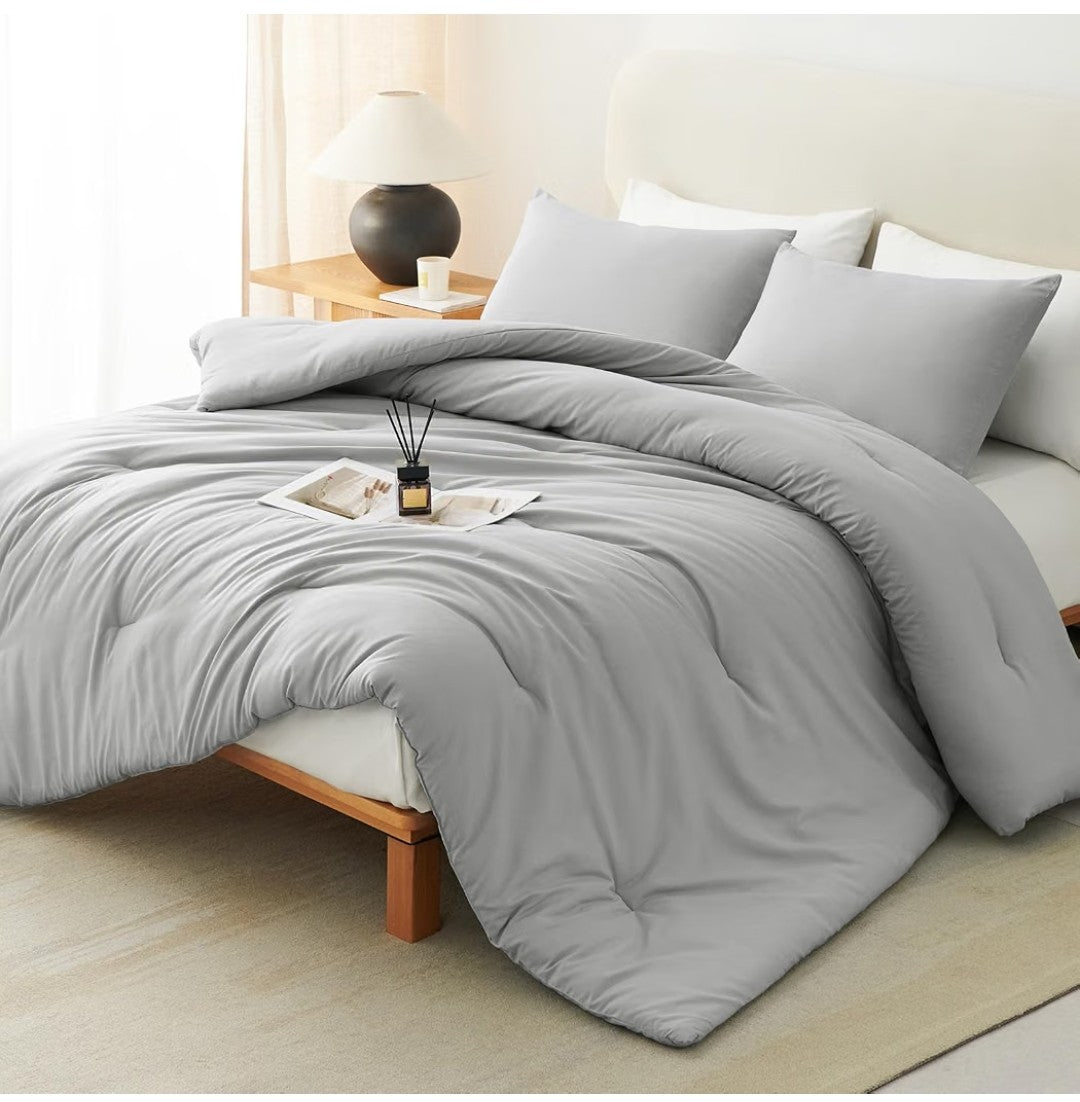 3 Piece Comforter Set (Queen)