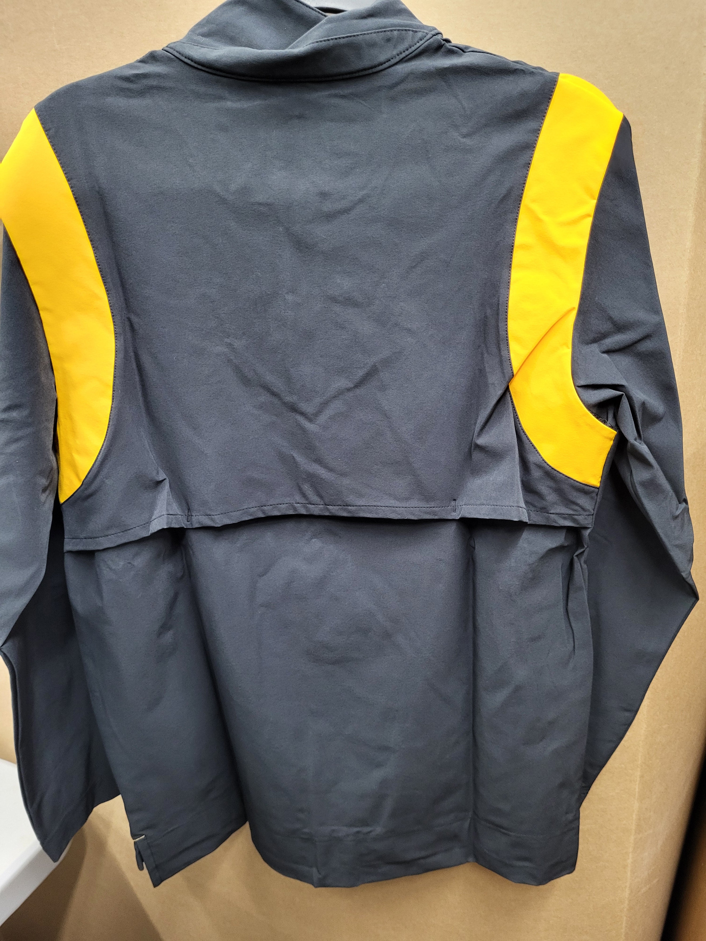 Nike 1/4 zip pull over